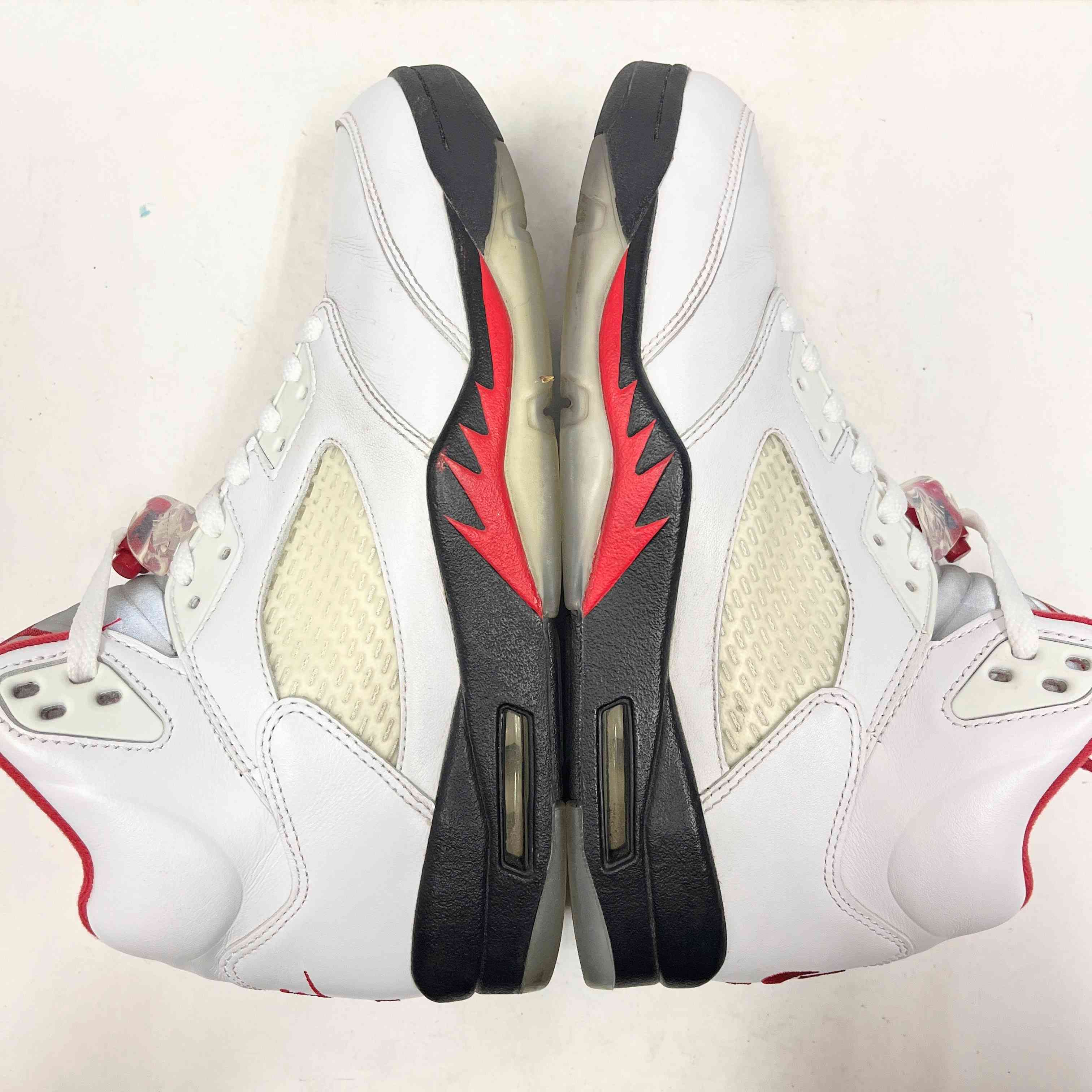 【US9】 AIR JORDAN 5 RETRO FIRE RED 2020 DA1911-102 【USED】