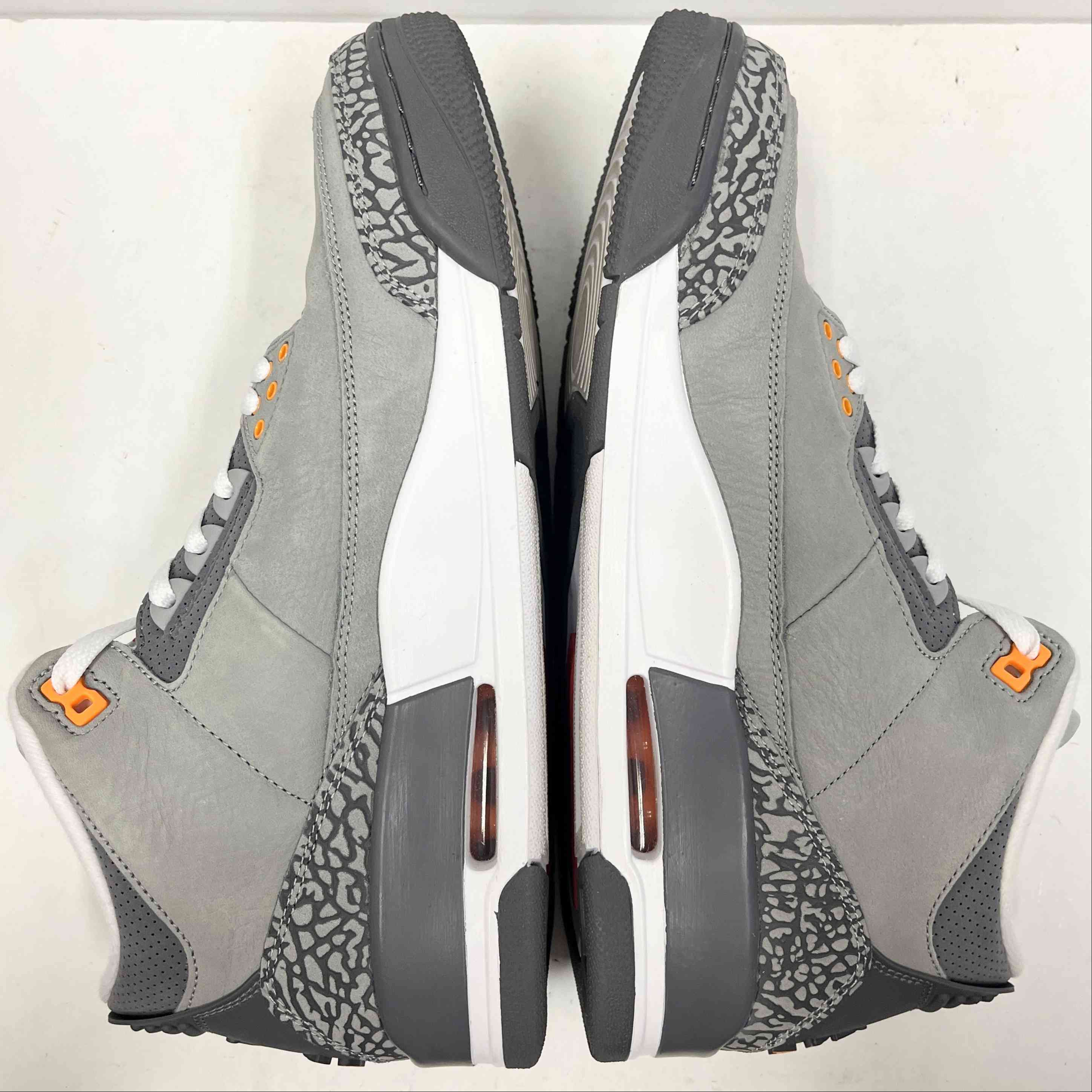 【US12】 AIR JORDAN 3 RETRO CT8532-012 【USED】