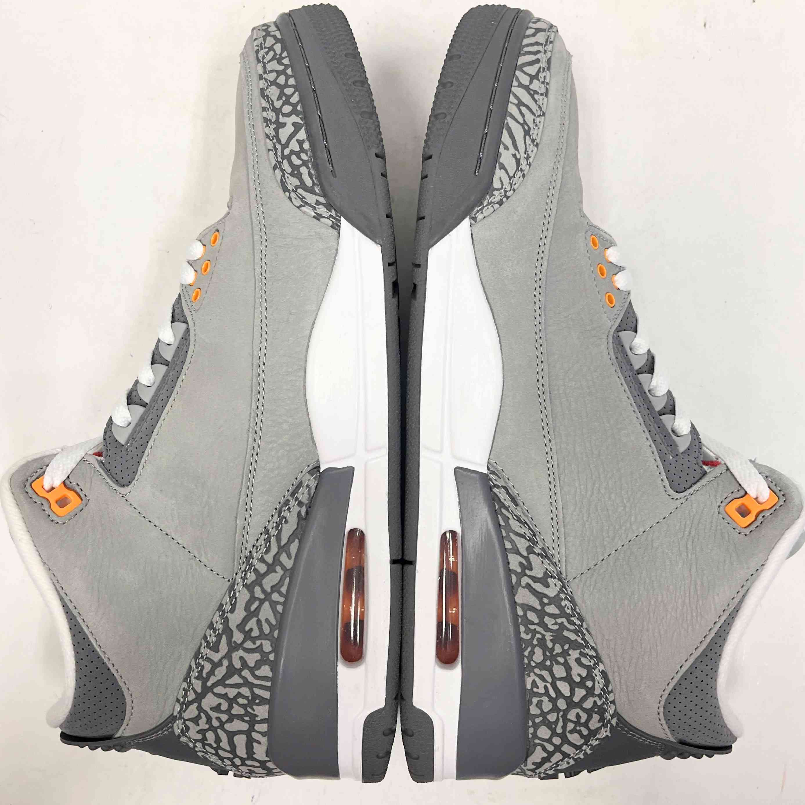 【US12】 AIR JORDAN 3 RETRO CT8532-012 【USED】