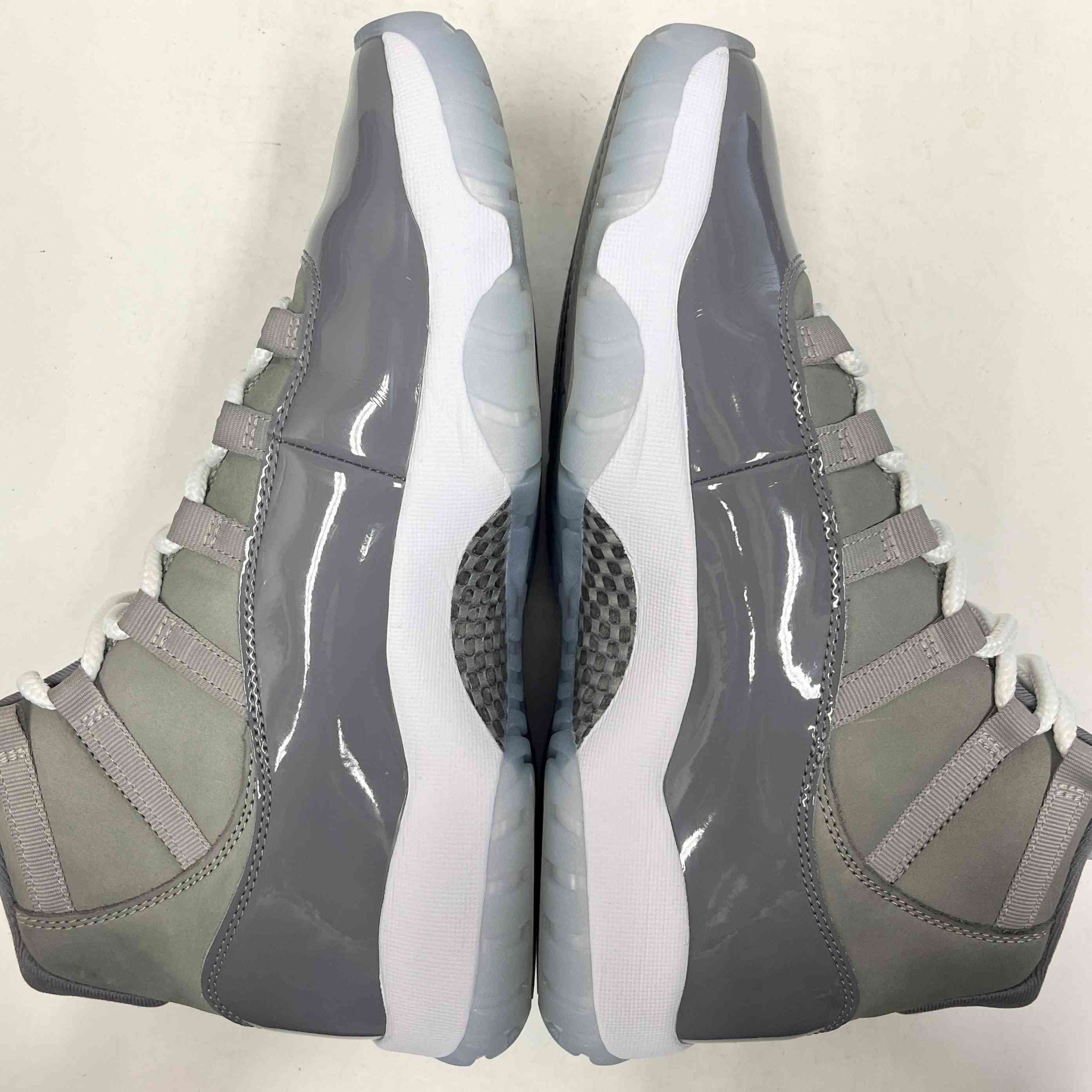 【US10】 AIR JORDAN 11 RETRO CT8012-005 【USED】