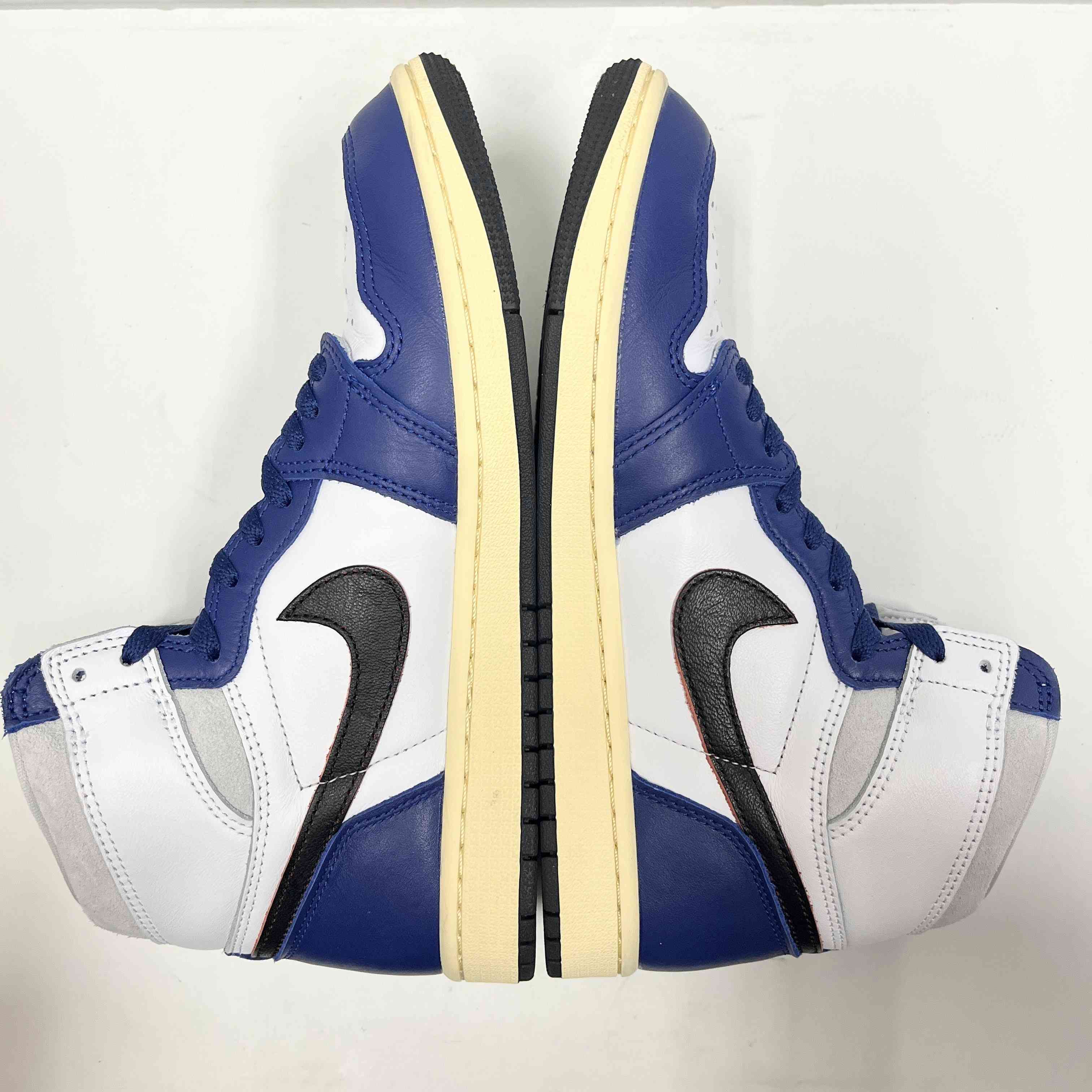 【US8.5】 AIR JORDAN 1 RETRO HIGH OG DZ5485-100 【USED】