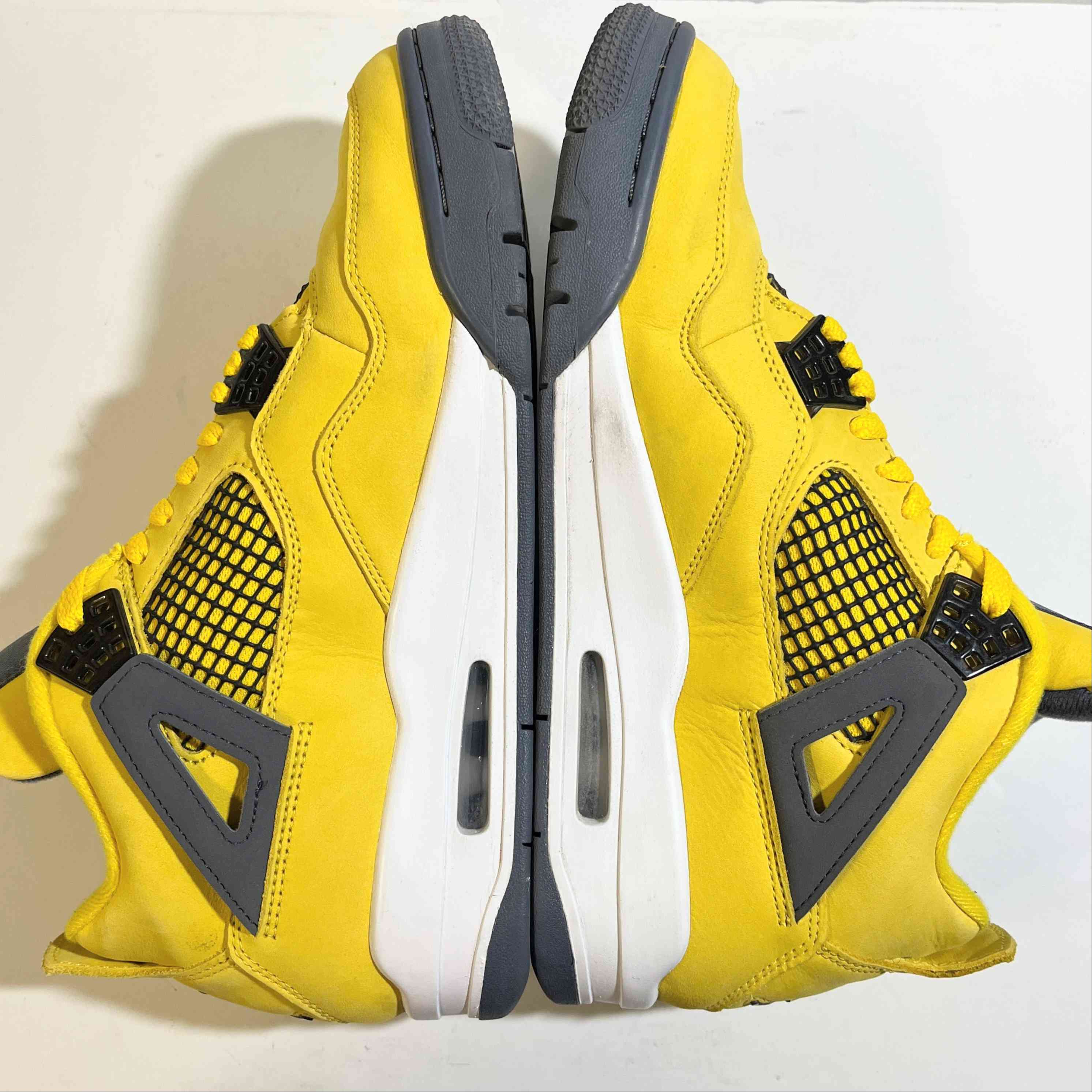 【US9.5】 AIR JORDAN 4 RETRO Tour Yellow CT8527-700 【USED】