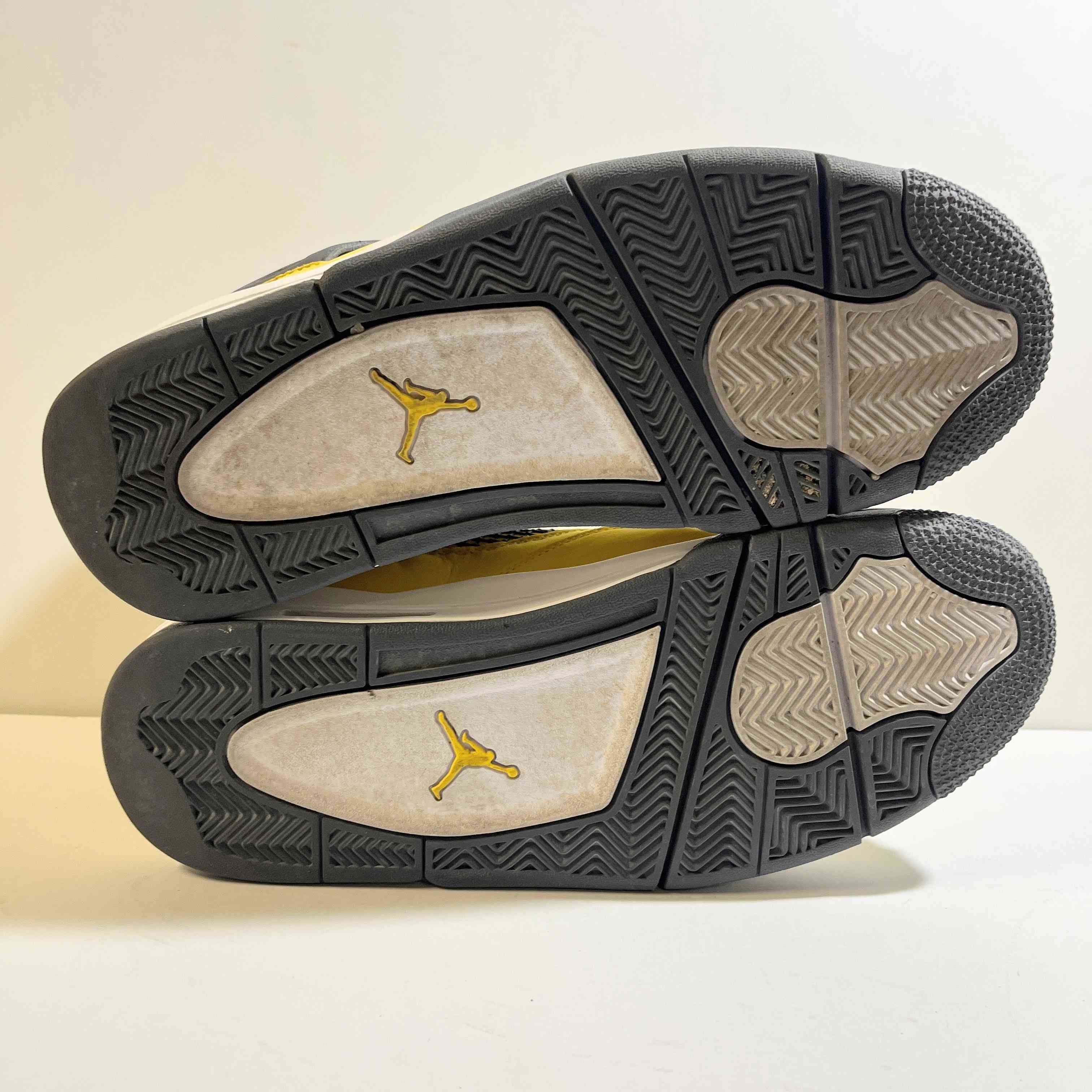 【US9.5】 AIR JORDAN 4 RETRO Tour Yellow CT8527-700 【USED】