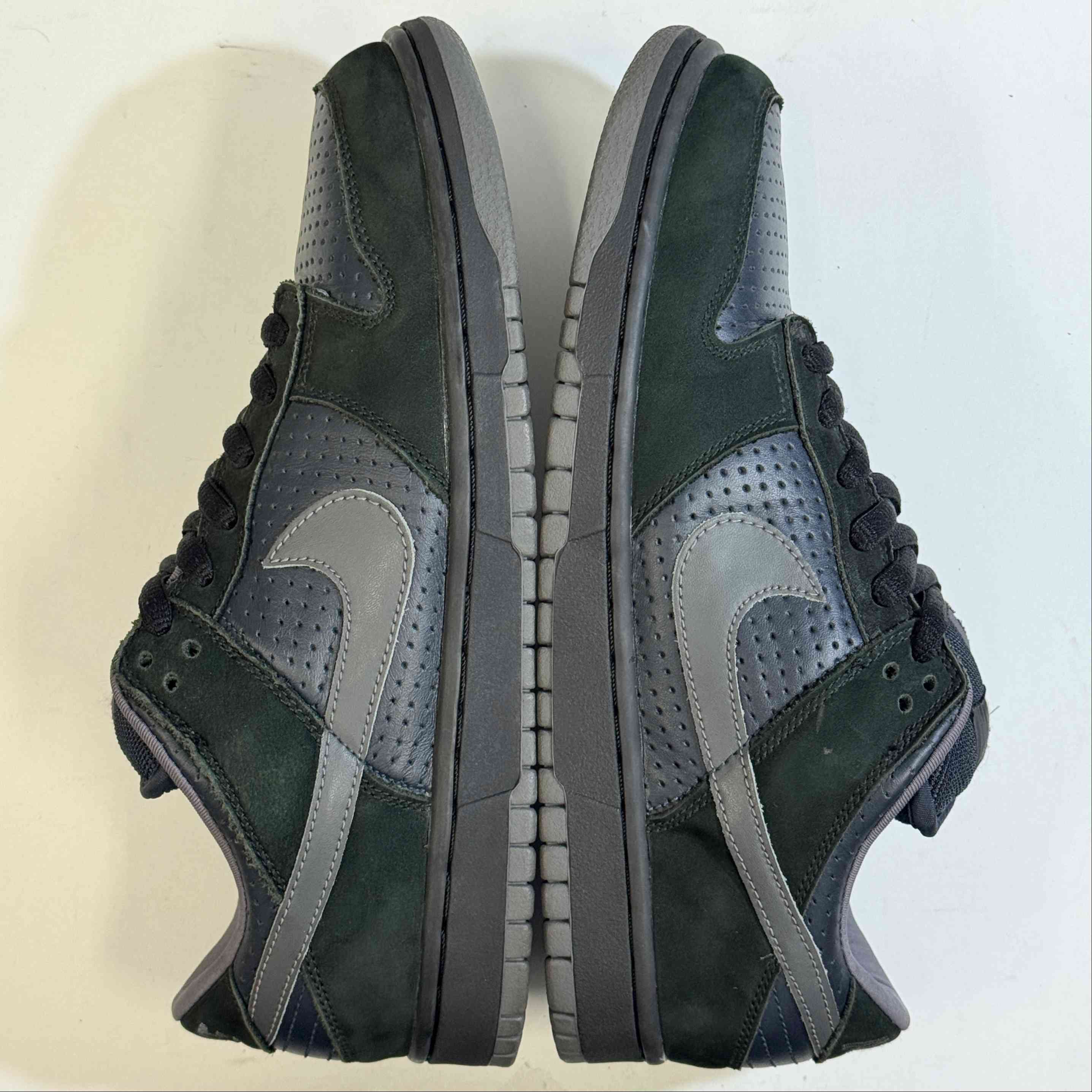 【US10.5】 NIKE SB DUNK LOW PRO SB Gino Iannucci 1 304292-401 【USED】