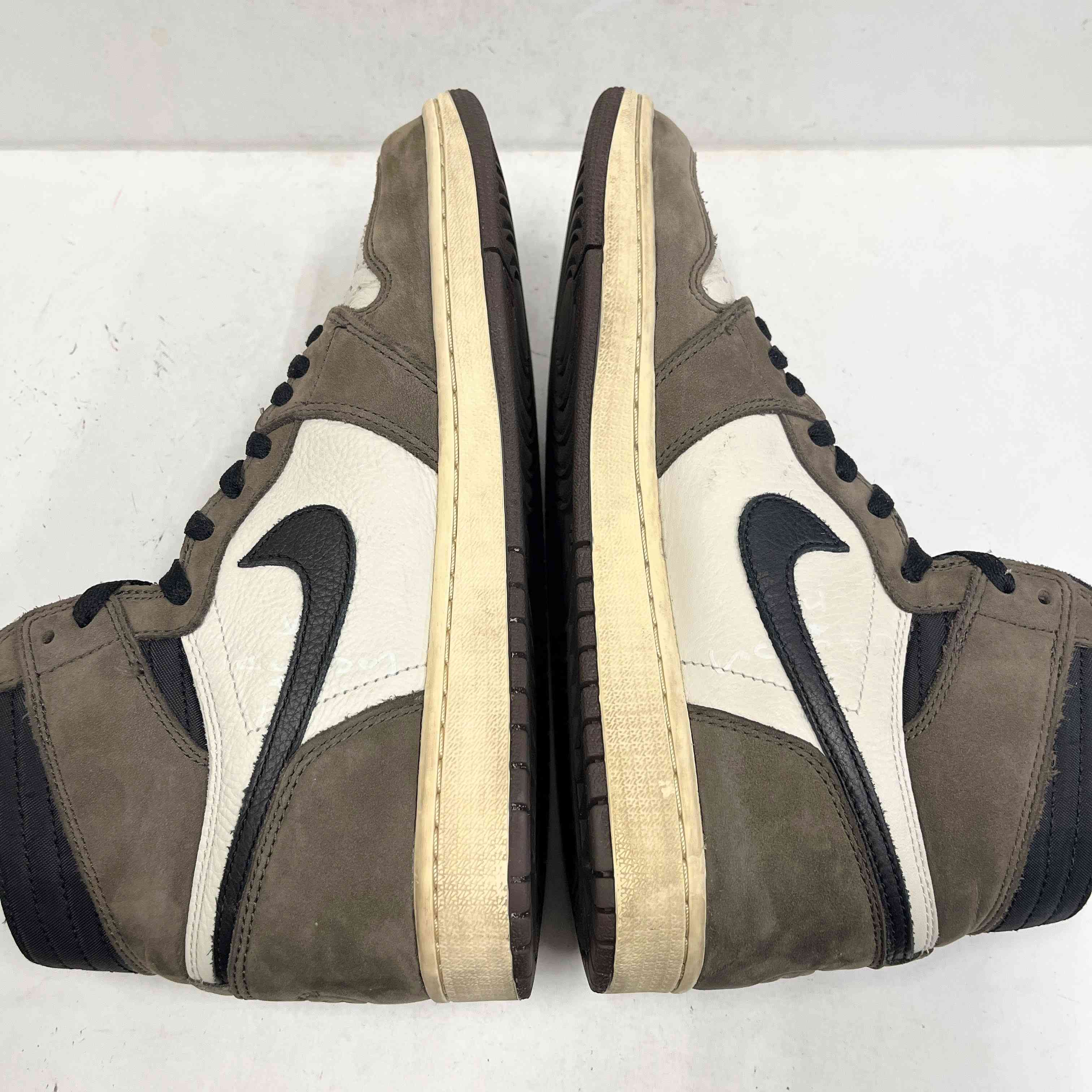 【US10】 AIR JORDAN 1 HIGH OG TS SP TRAVIS SCOTT CD4487-100 【USED】