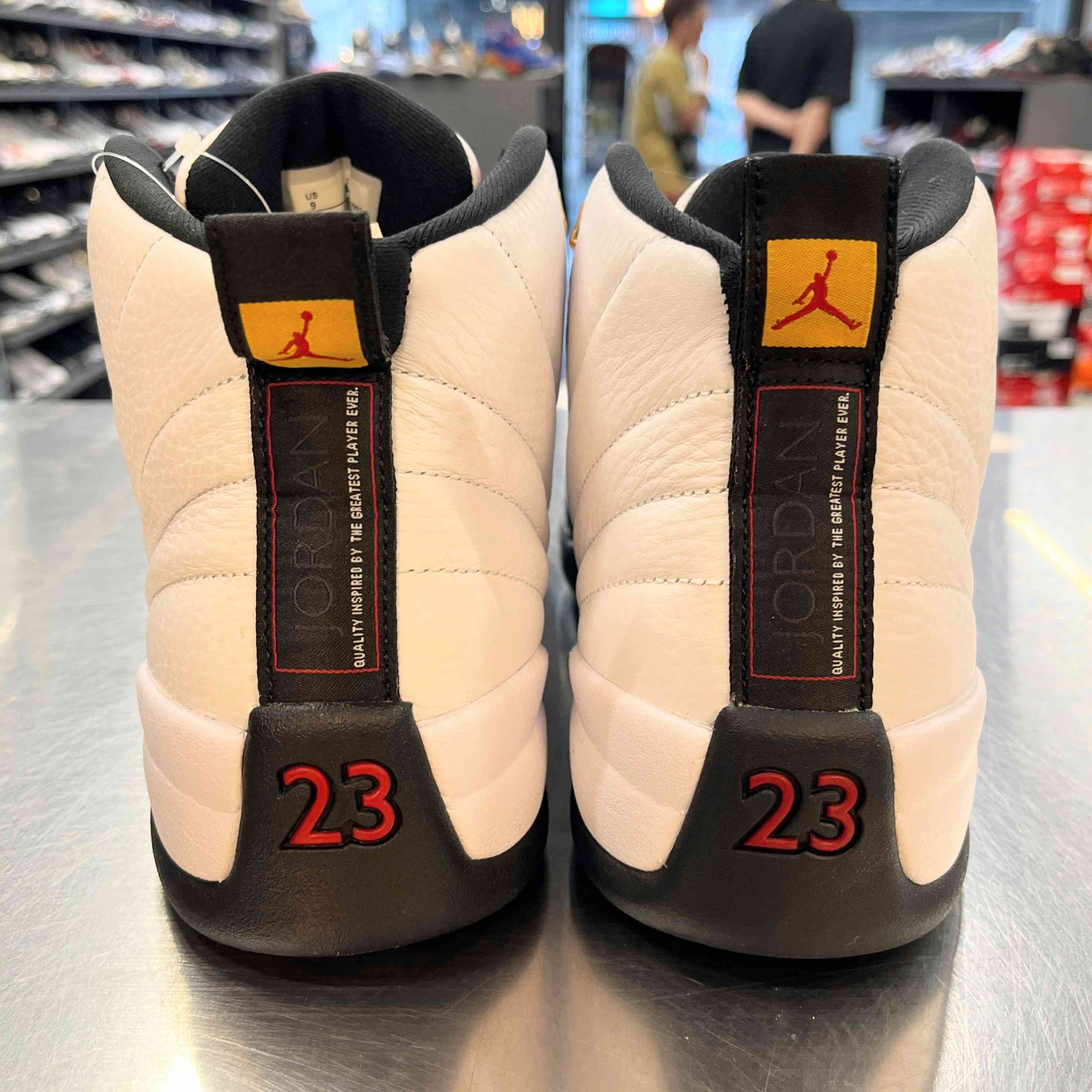 【US9】 AIR JORDAN 12 RETRO CT8013-117 【USED】