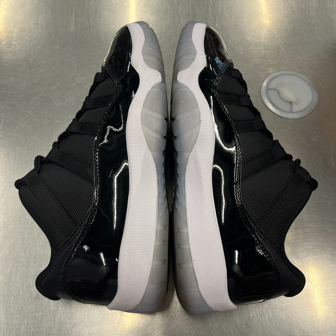 【US10】 AIR JORDAN 11 RETRO LOW Space Jam FV5104-004 【USED】
