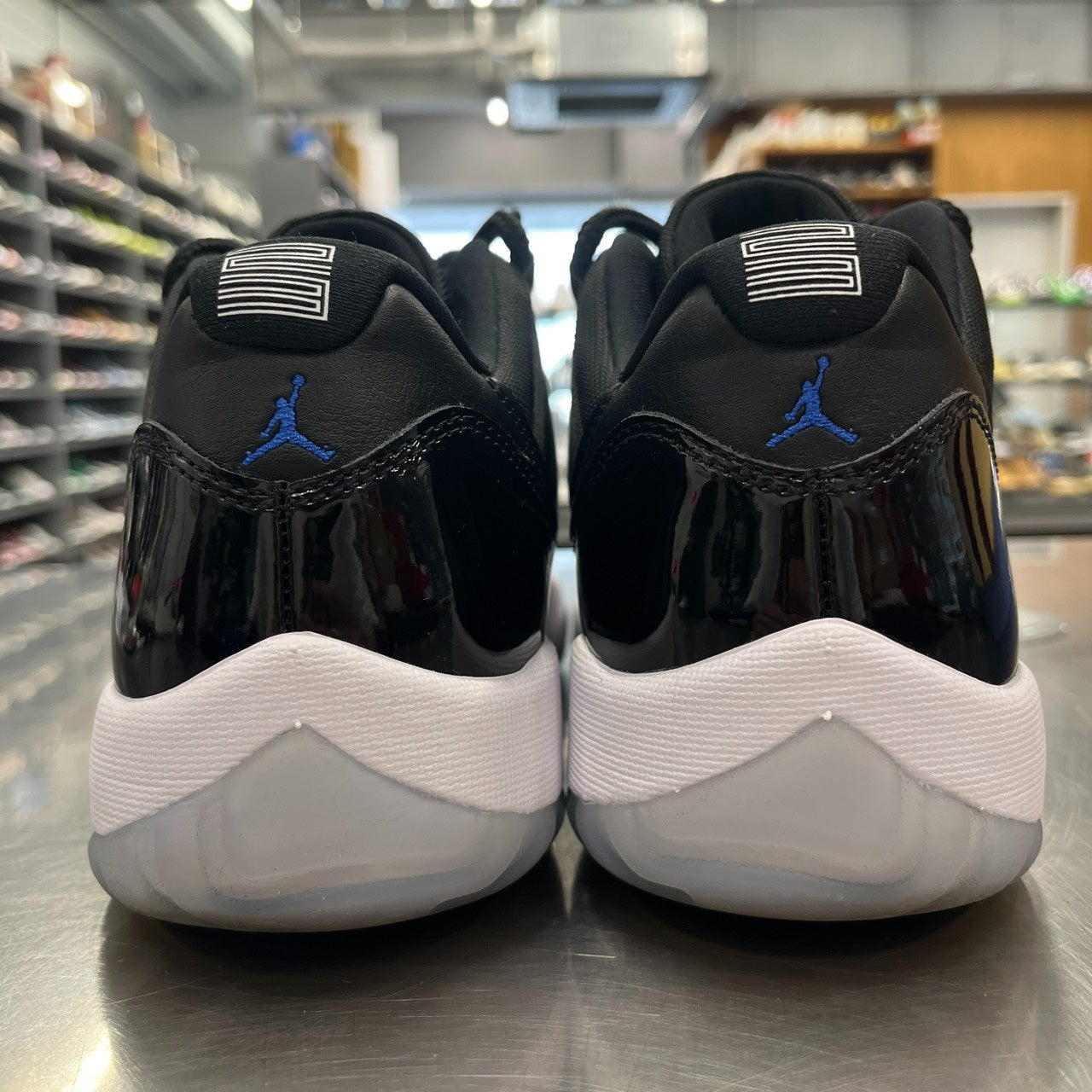 【US10】 AIR JORDAN 11 RETRO LOW Space Jam FV5104-004 【USED】