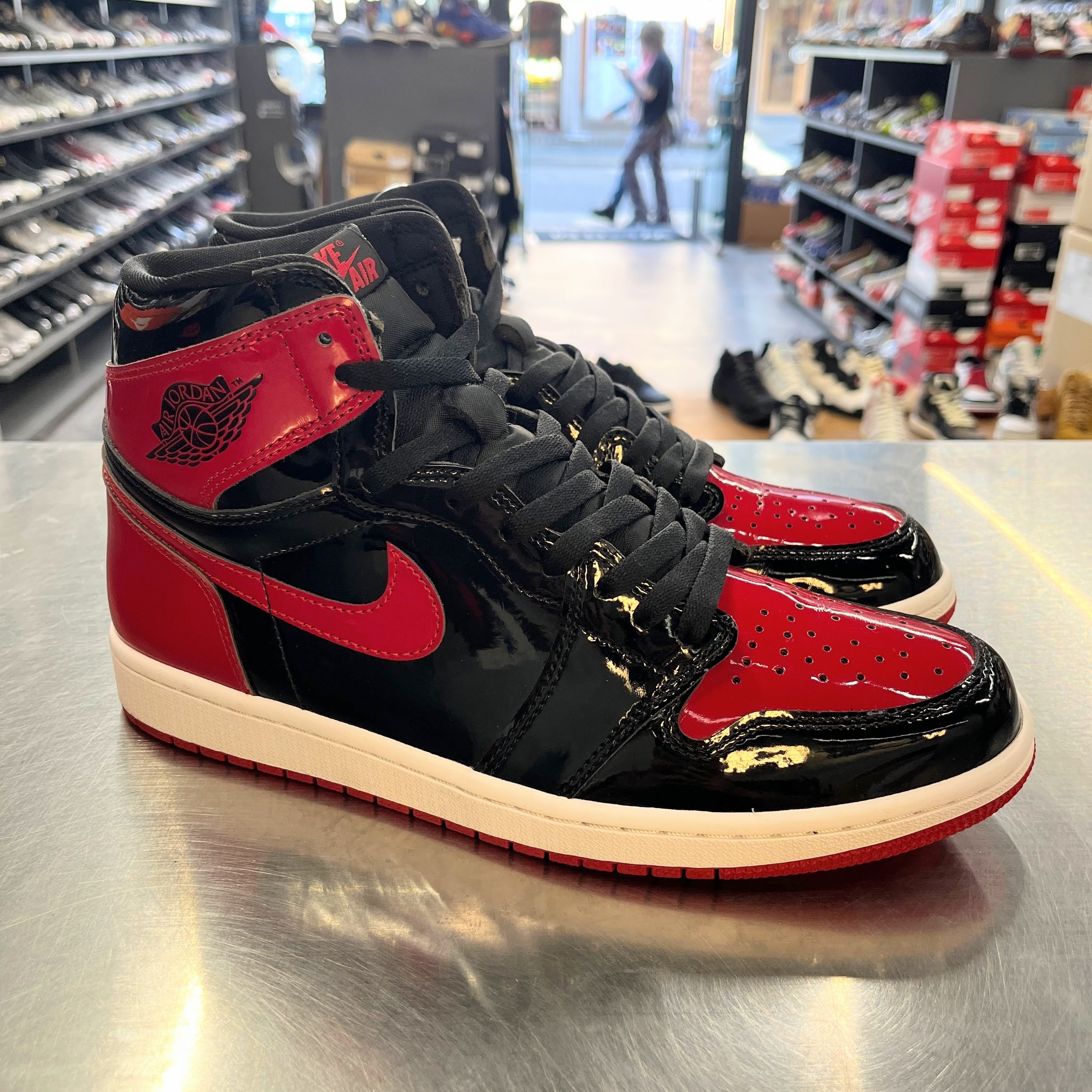 【US10.5】 AIR JORDAN 1 RETRO HIGH OG 555088-063 【USED】