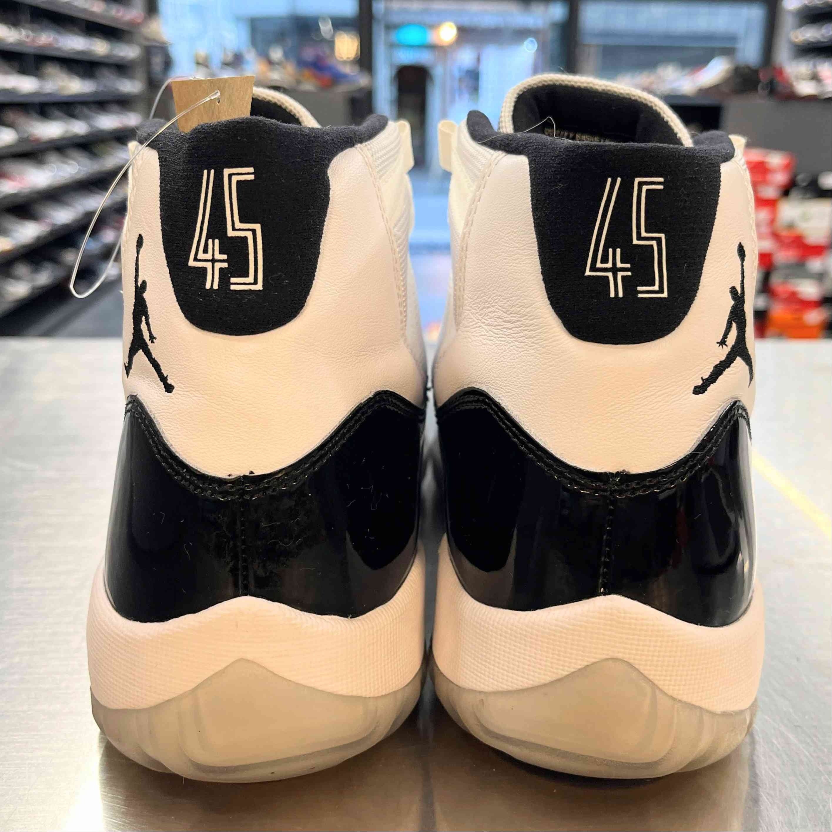 【US10】 AIR JORDAN 11 RETRO 378037-100 【USED】
