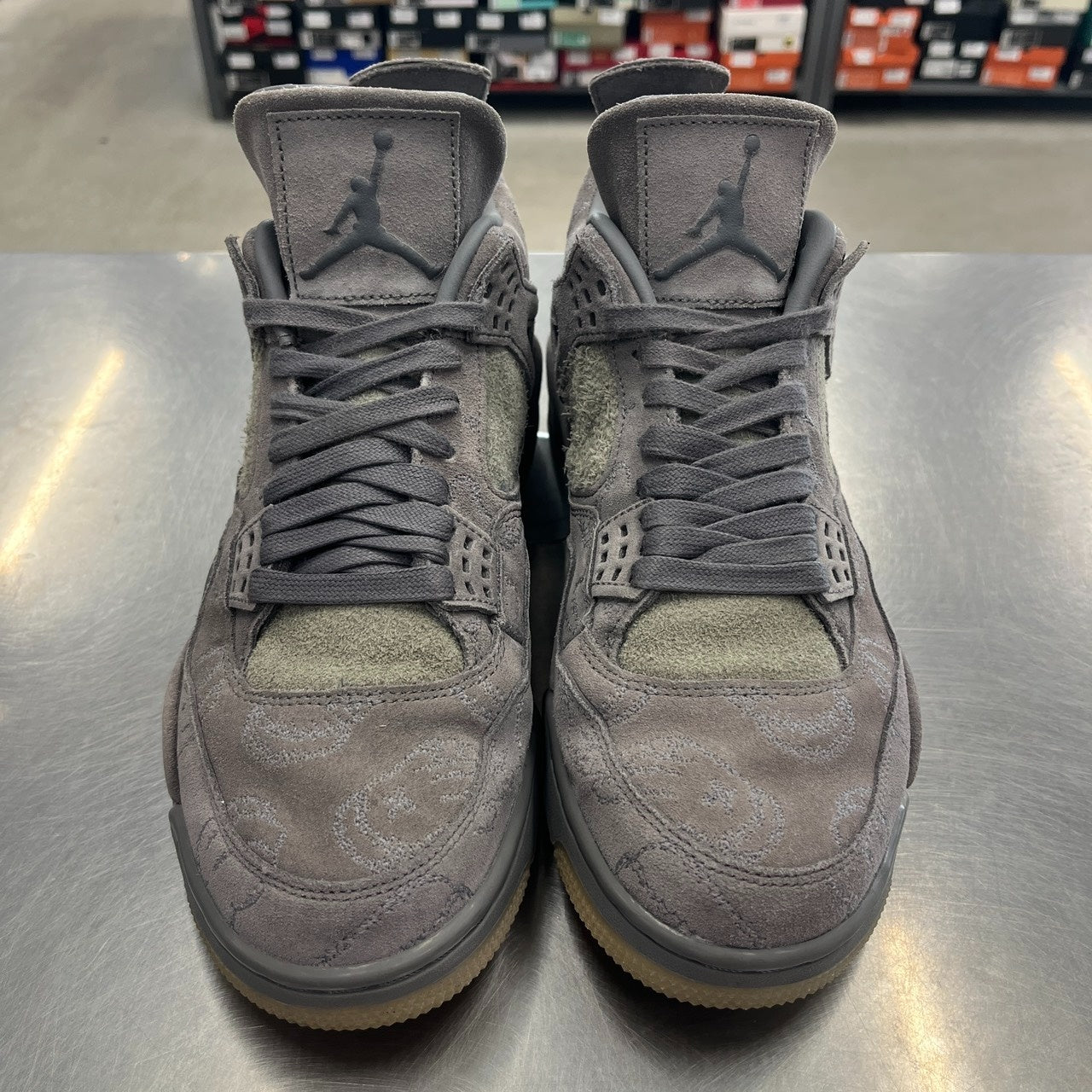 【US9.5】 AIR JORDAN 4 RETRO KAWS 930155-003 【USED】