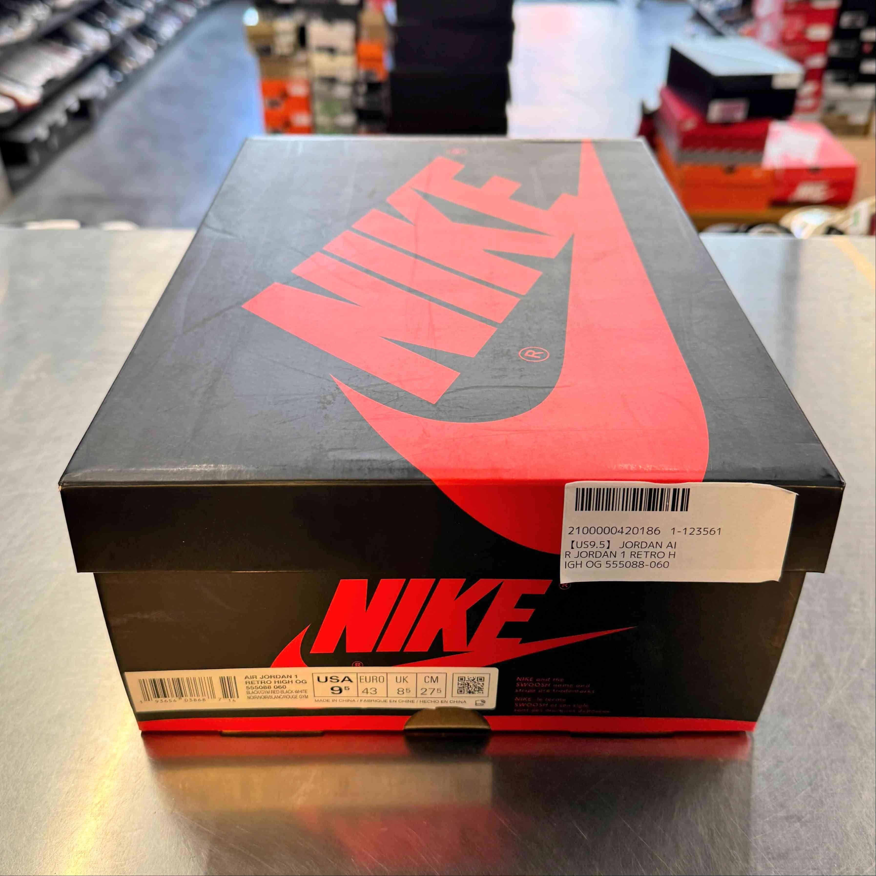 【US9.5】 JORDAN AIR JORDAN 1 RETRO HIGH OG 555088-060 【USED】