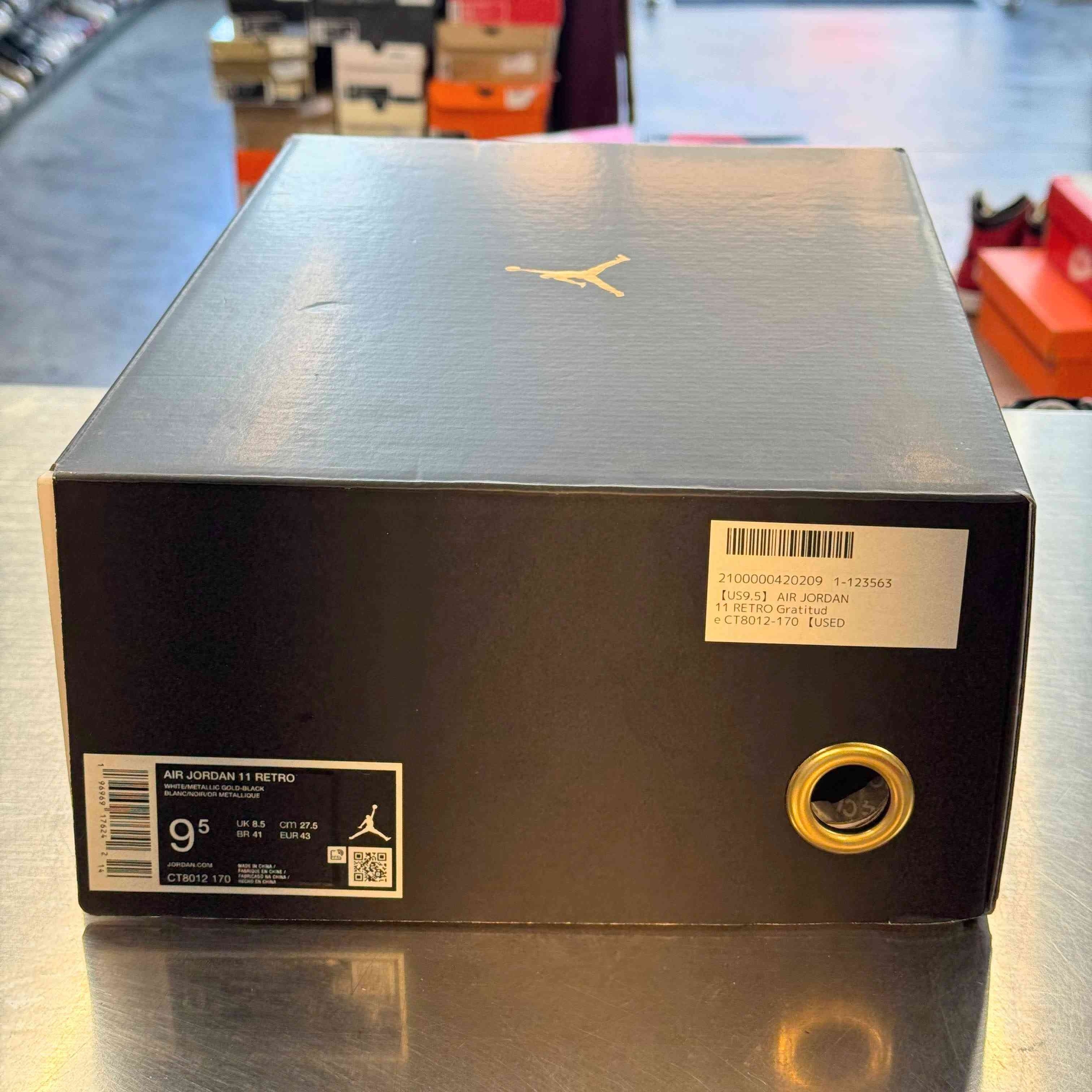 【US9.5】 AIR JORDAN 11 RETRO Gratitude CT8012-170 【USED】