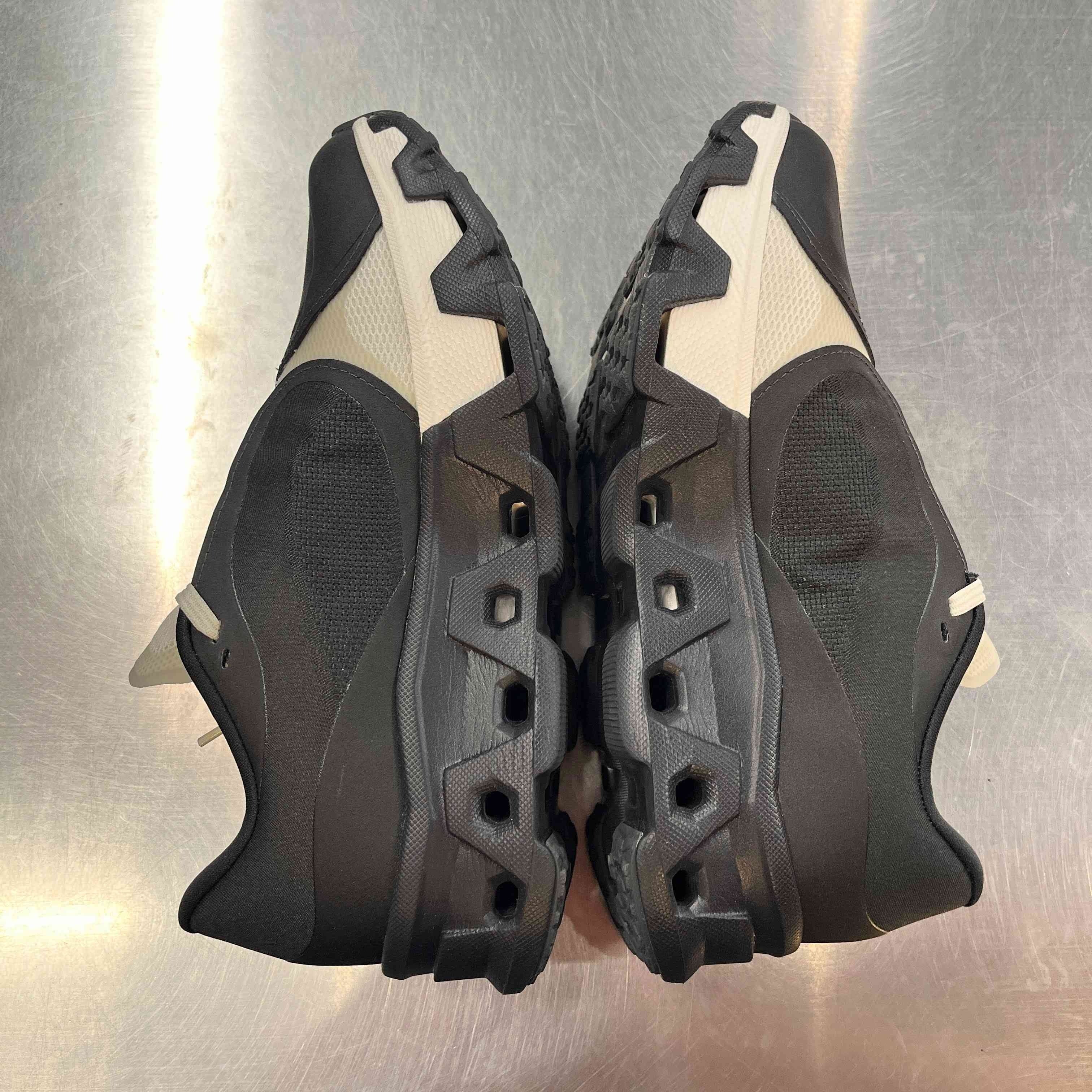 【US7.5】 ON CLOUDMONSTER HYPER PAF 3MF30931043 【USED】