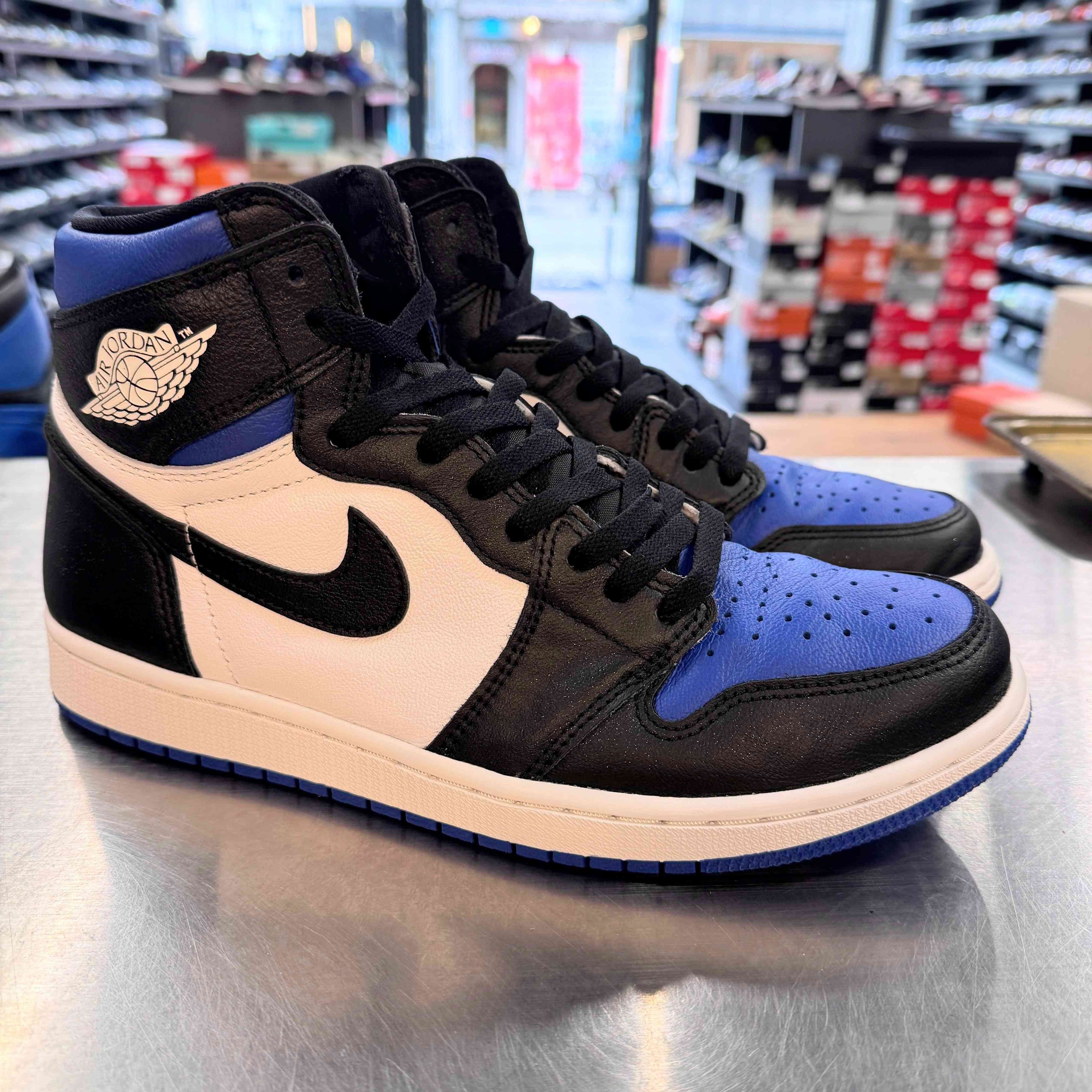 【US9.5】 AIR JORDAN 1 RETRO HIGH OG ROYAL TOE 555088-041 【USED】