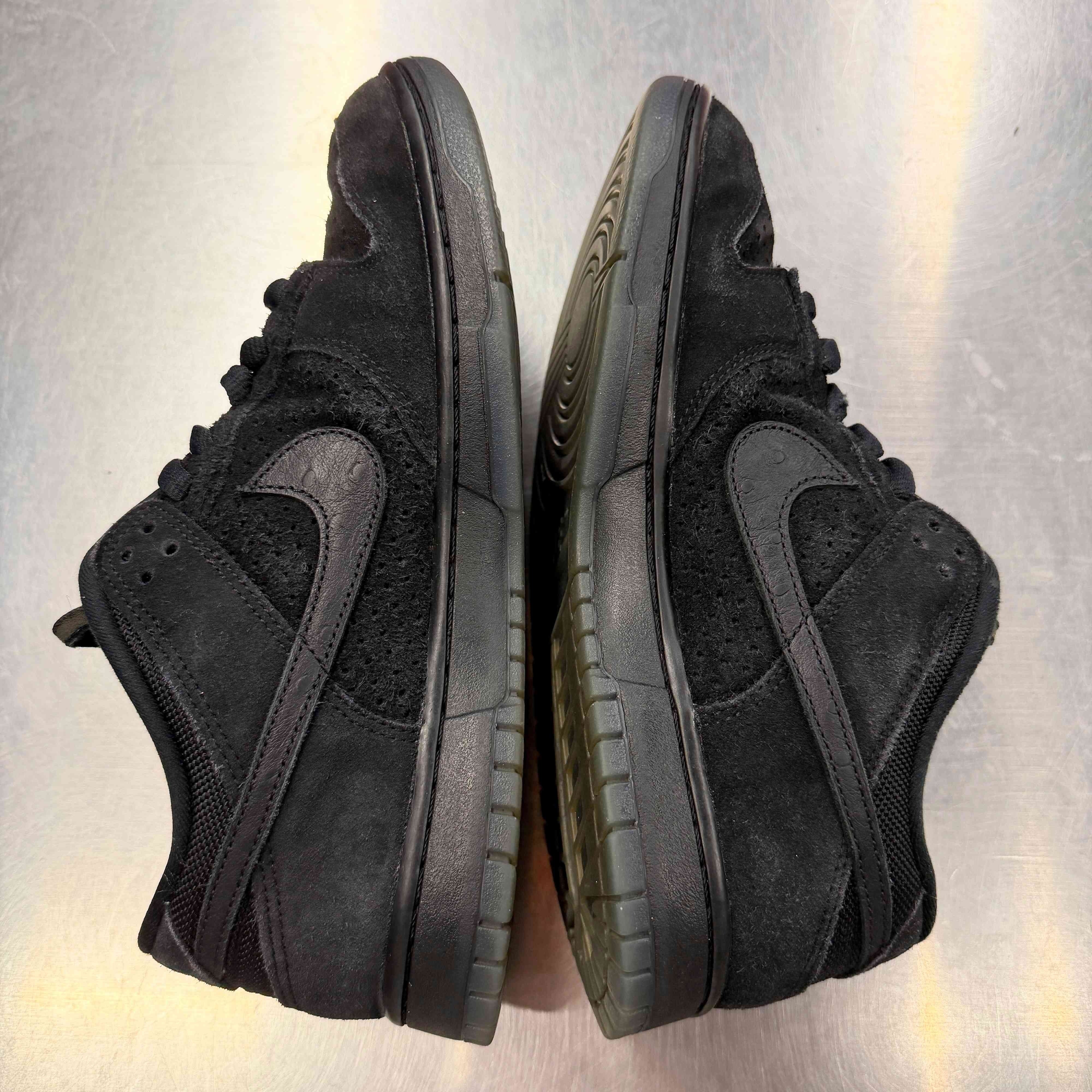 【US9.5】 NIKE DUNK LOW SP Undefeated DO9329-001 【USED】