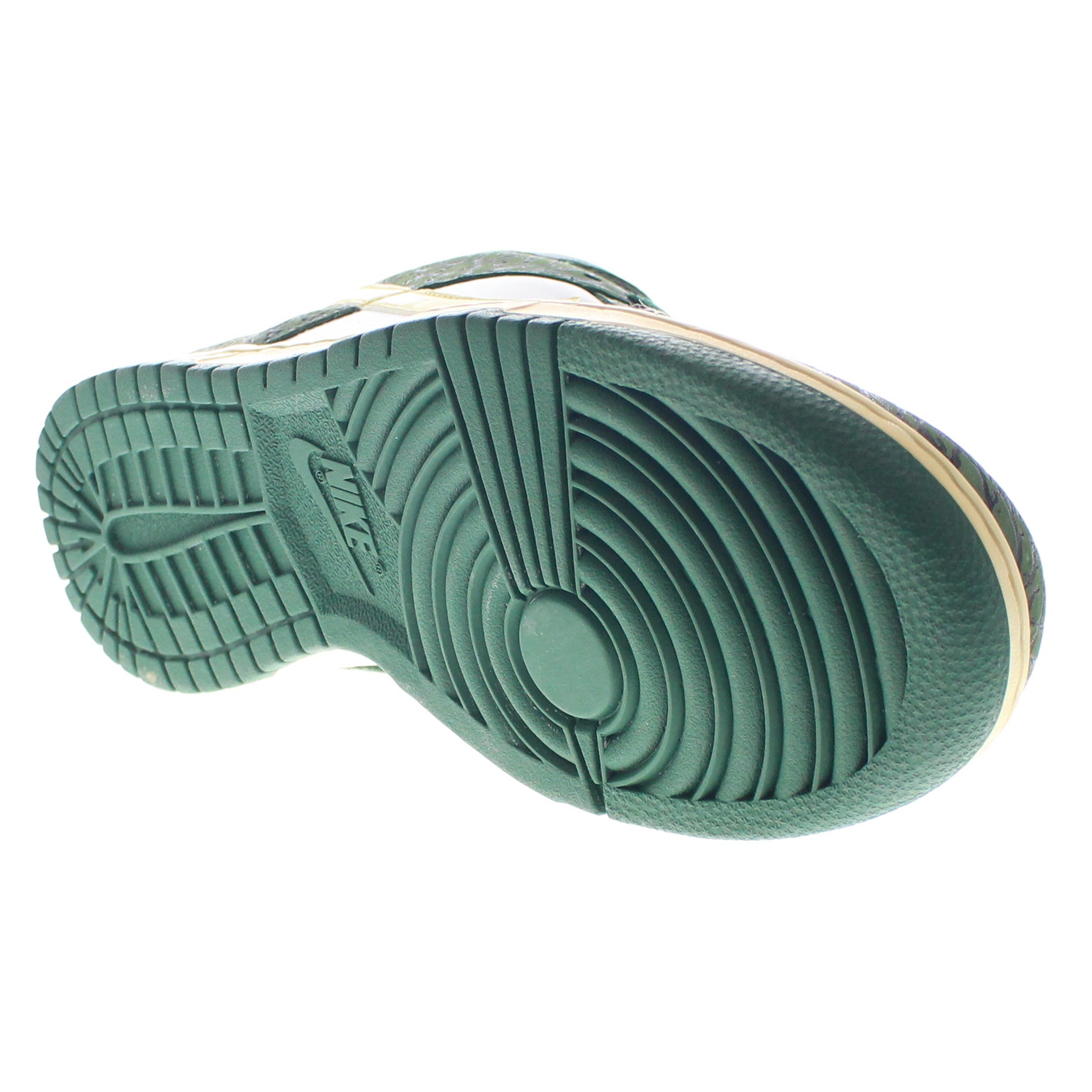 Nike Dunk Low "LeBron James SVSM PE"