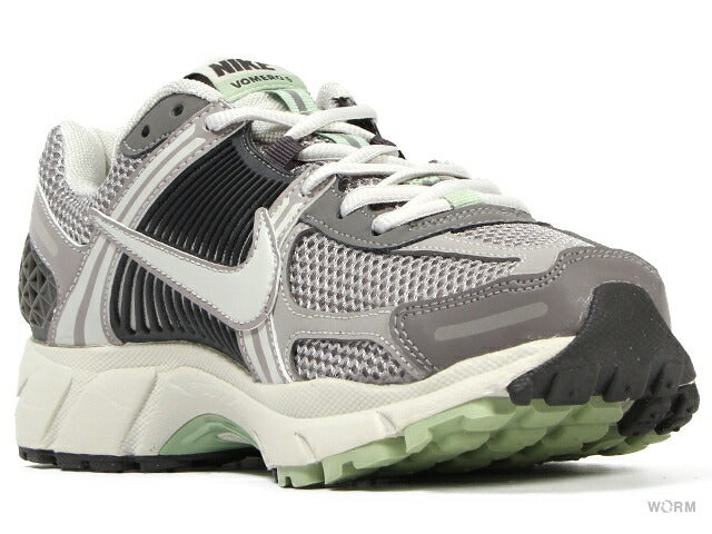 【W US9.5】 NIKE W ZOOM VOMERO 5 FB8825-001 【DS】