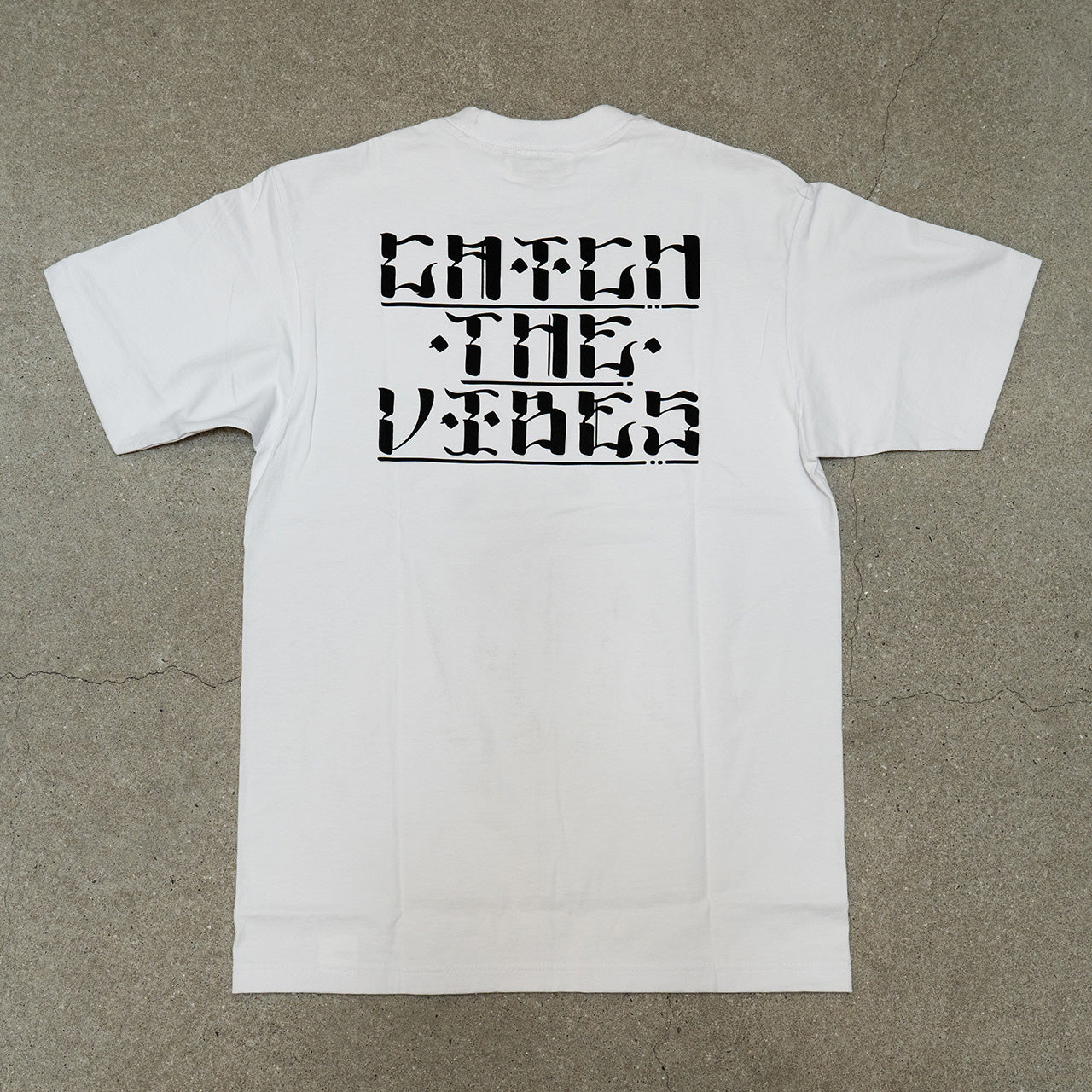 CATCH THE VIBES LOGO TEE White M