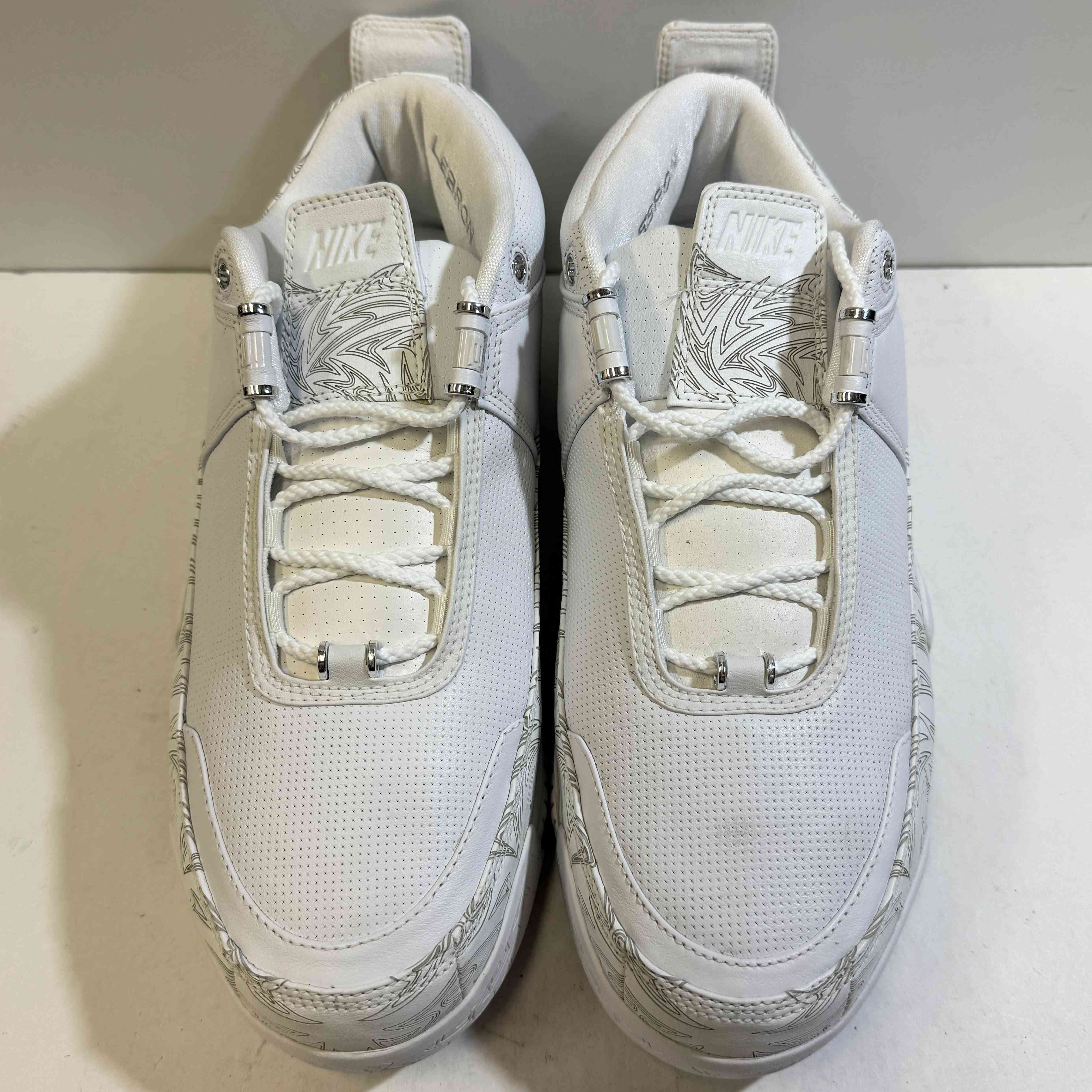 【US10.5】 NIKE ZOOM LEBRON 11 LOW 310845-111 【DS】