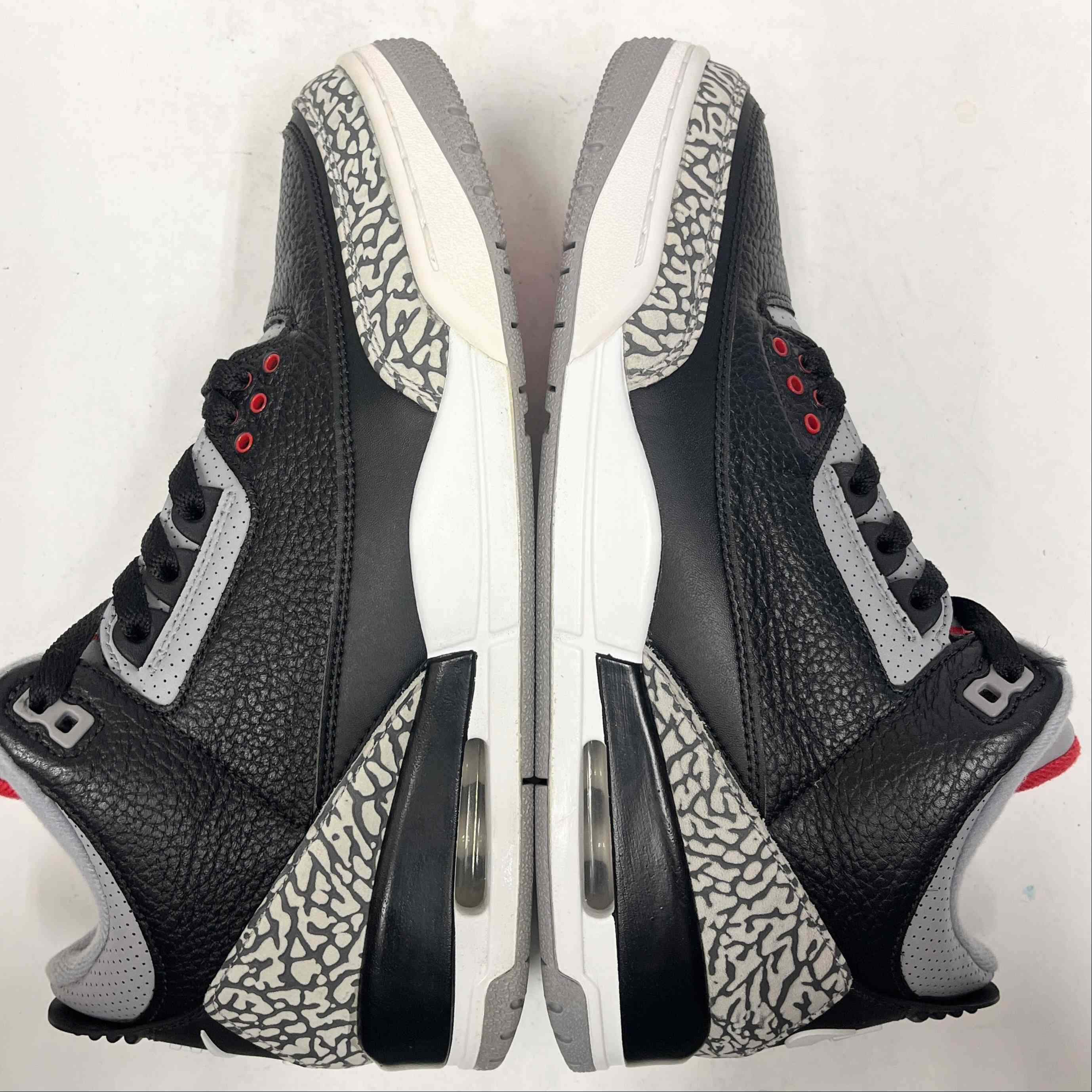 【US10】 AIR JORDAN 3 RETRO OG 854262-001 【USED】