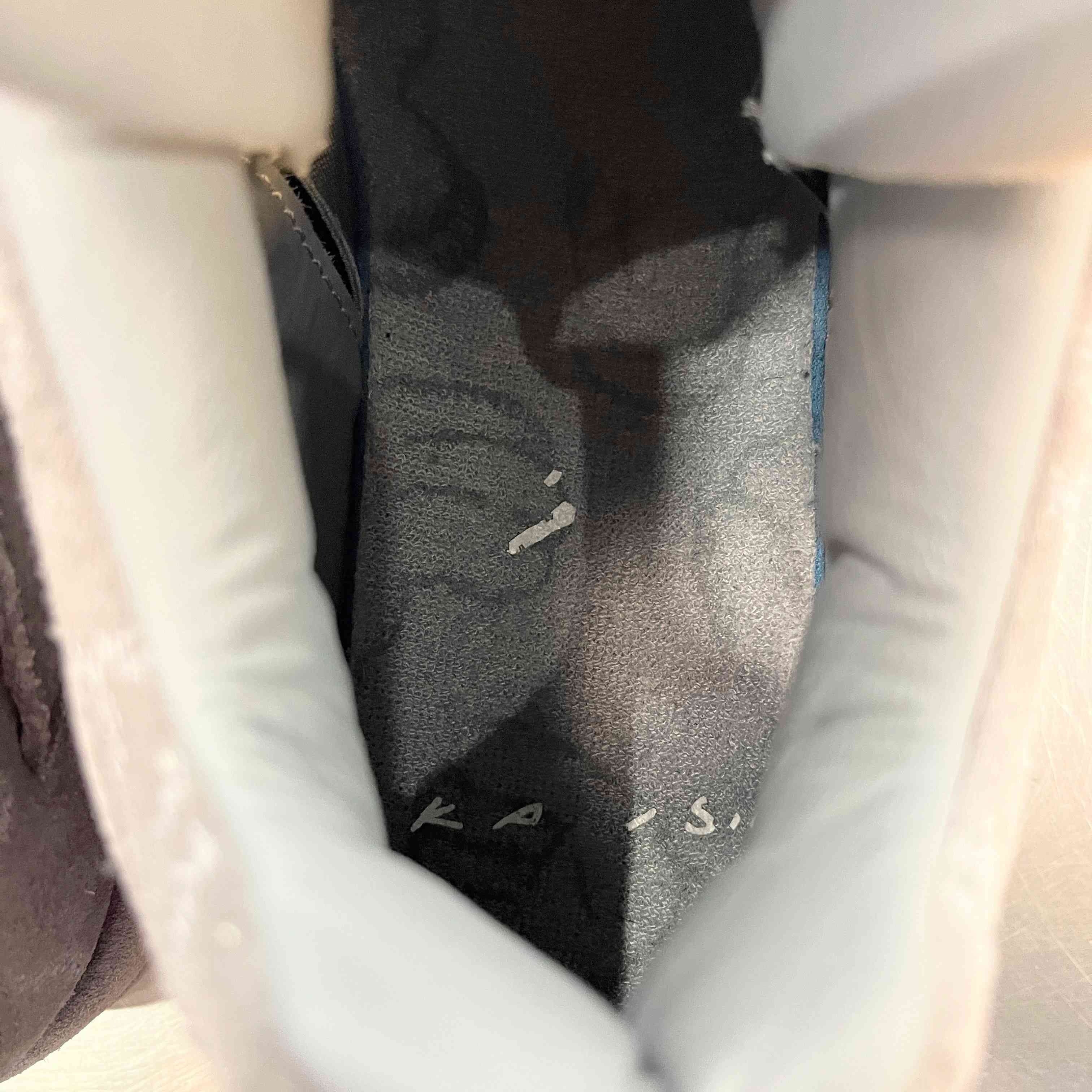 【US9.5】 AIR JORDAN 4 RETRO KAWS 930155-003 【USED】