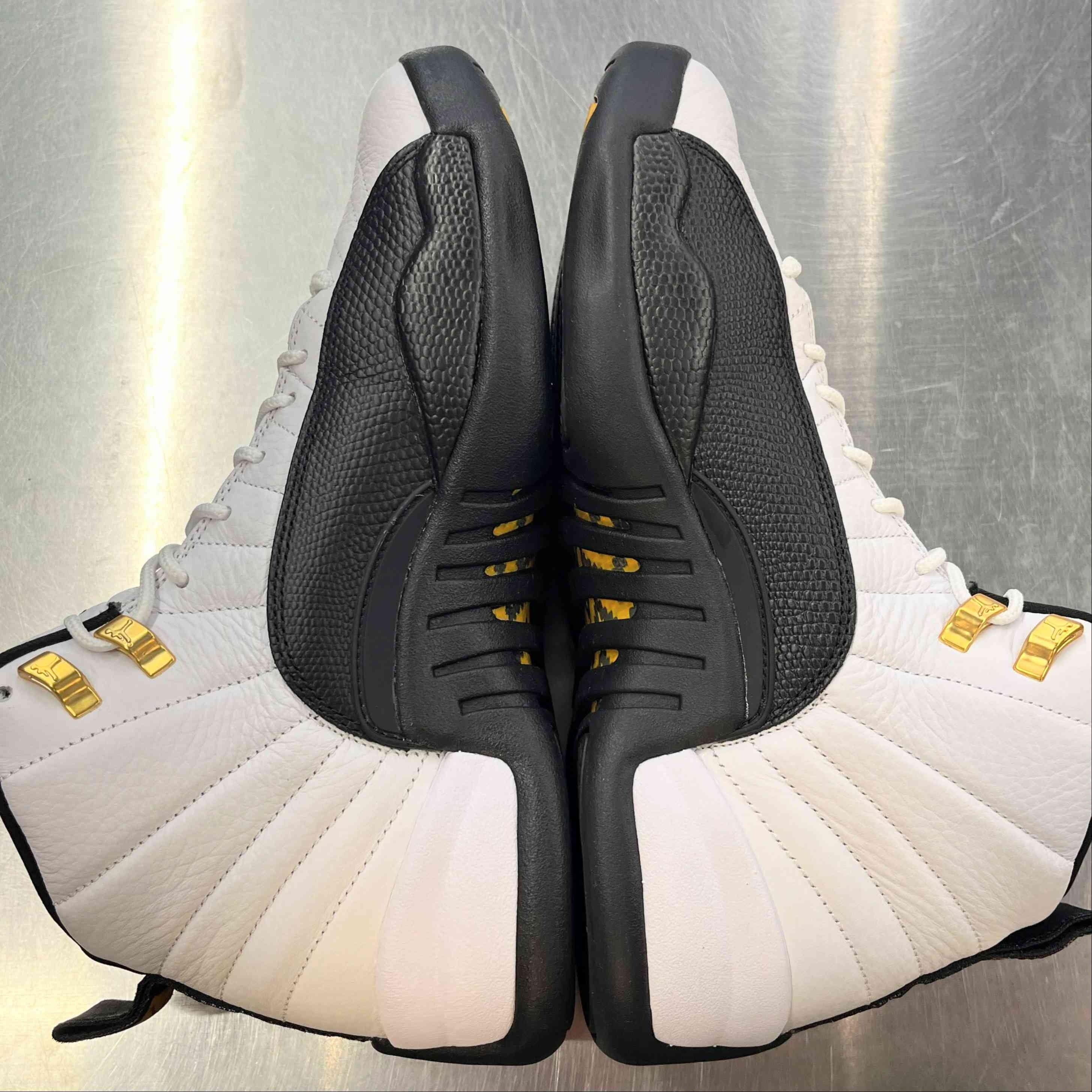 【US9】 AIR JORDAN 12 RETRO CT8013-117 【USED】