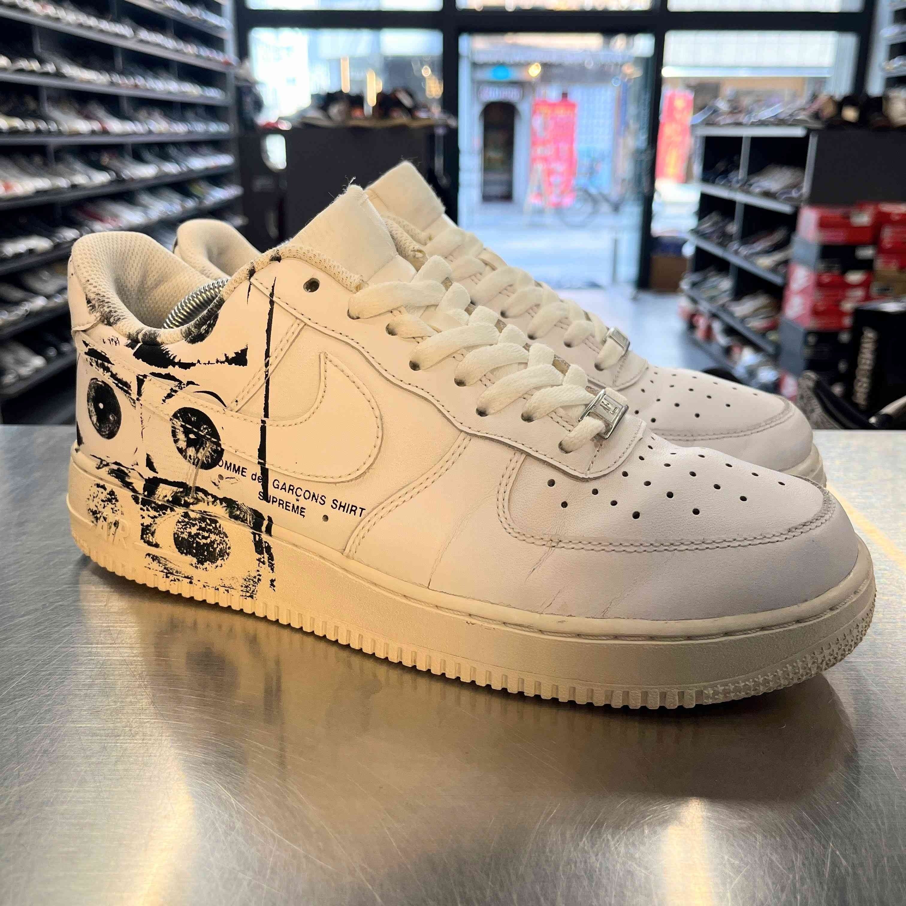 【US9】 NIKE AIR FORCE 1 07 / SUPREME / CDG 923044-100 【USED】