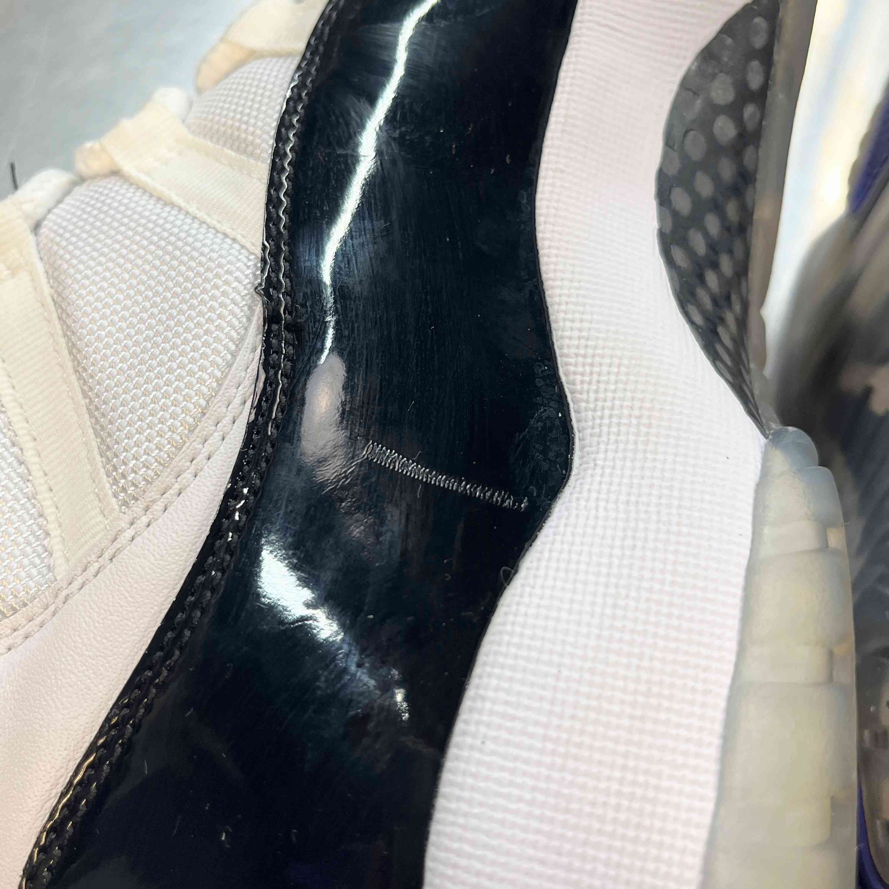 【US10】 AIR JORDAN 11 RETRO 378037-100 【USED】