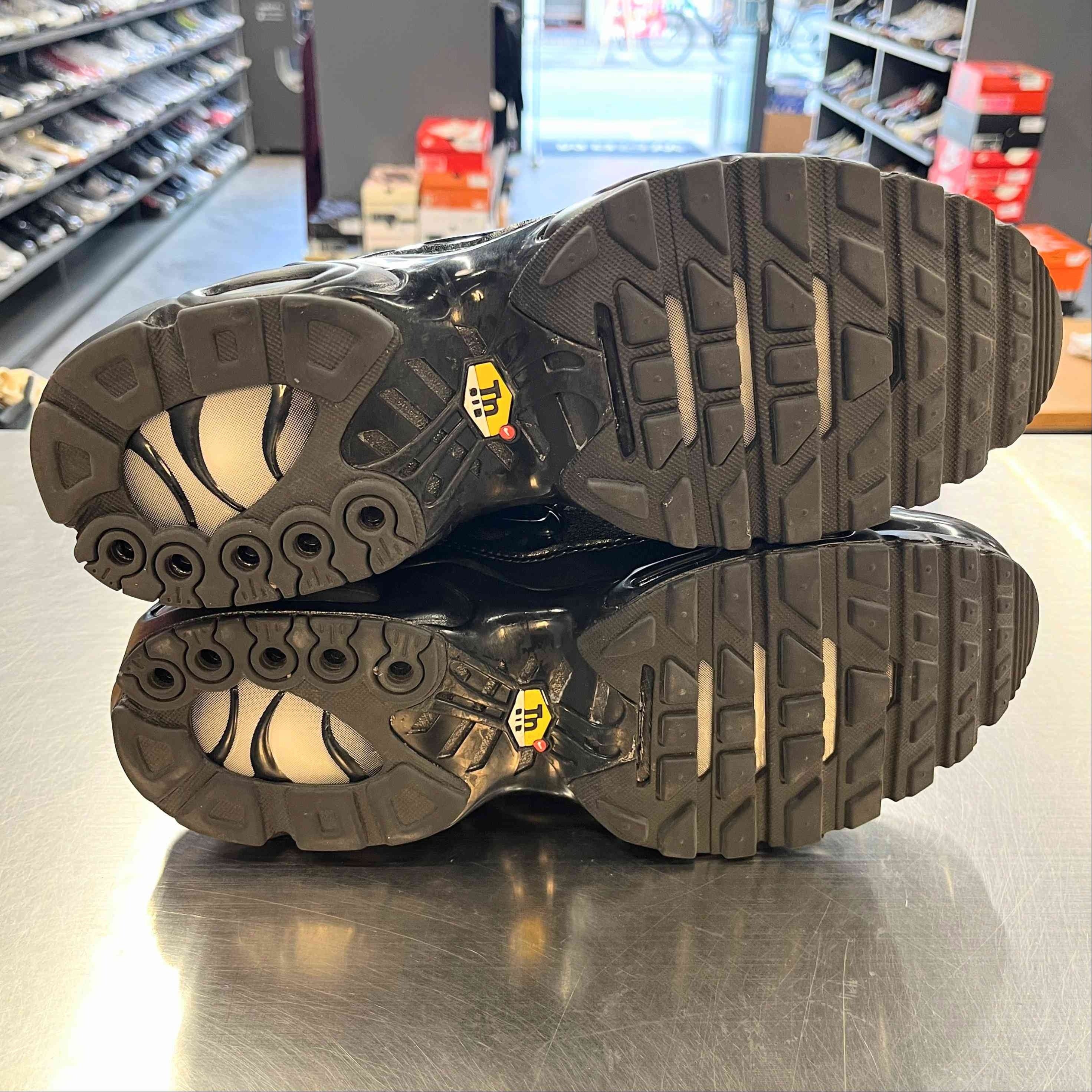 【US10】 NIKE AIR MAX PLUS 604133-050 【USED】
