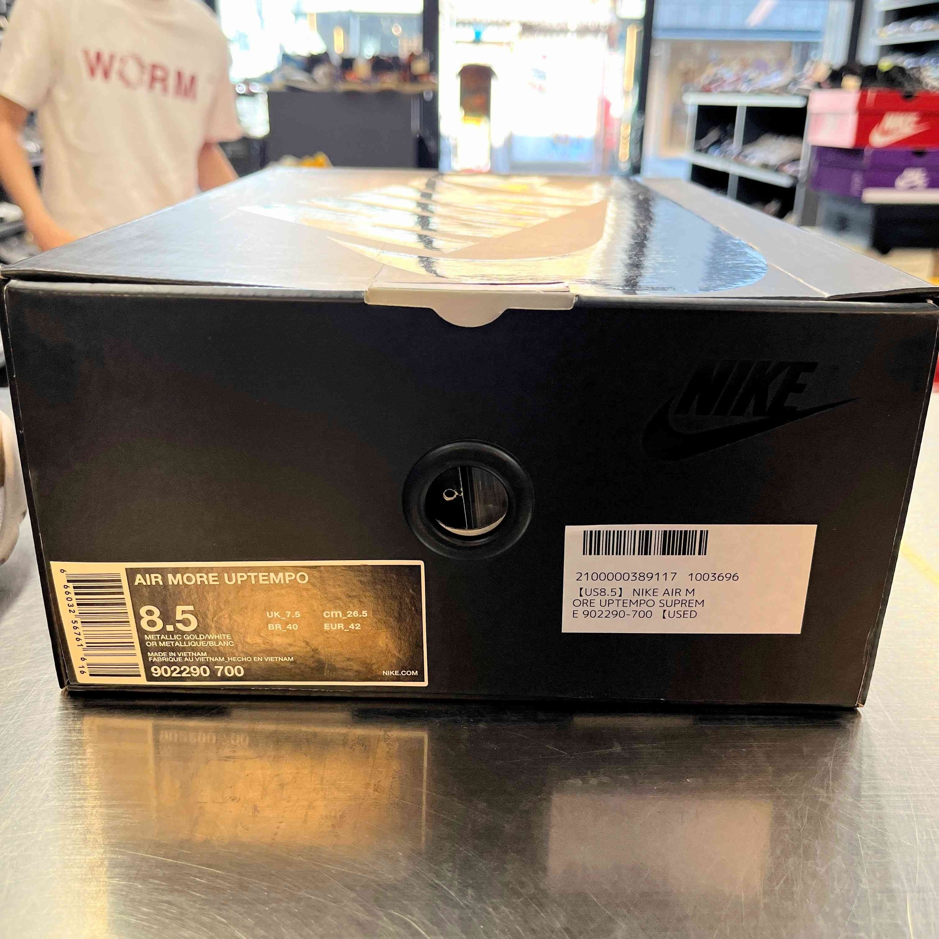 【US8.5】 NIKE AIR MORE UPTEMPO SUPREME 902290-700 【USED】