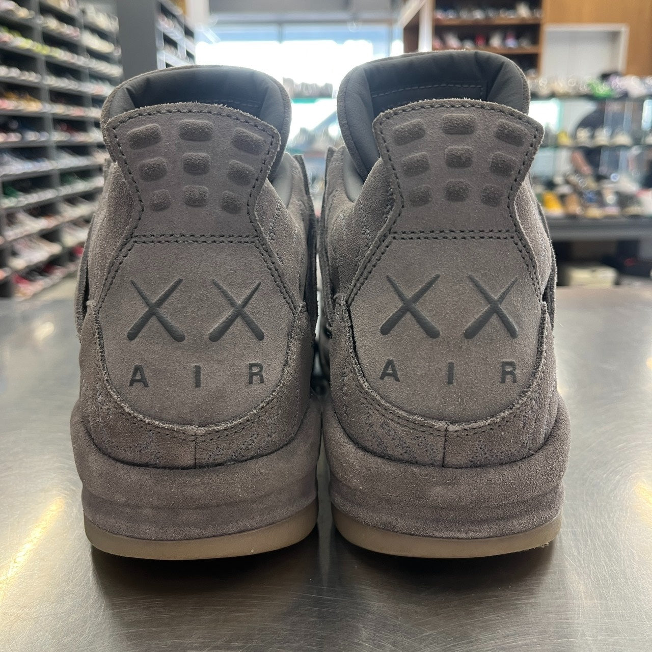 【US9.5】 AIR JORDAN 4 RETRO KAWS 930155-003 【USED】