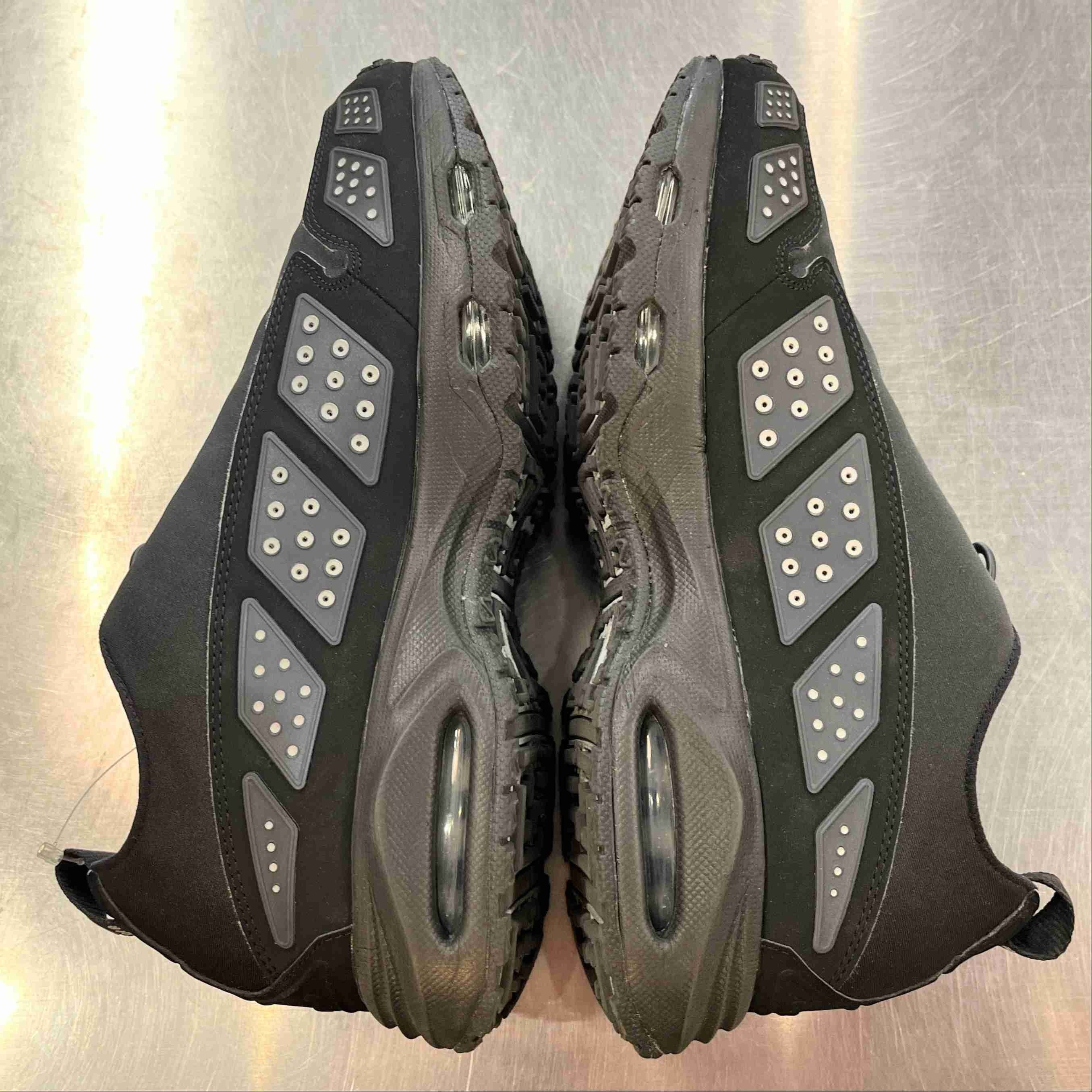 【W US11】 NIKE W AIR MAX SNDR FZ2068-001 【USED】