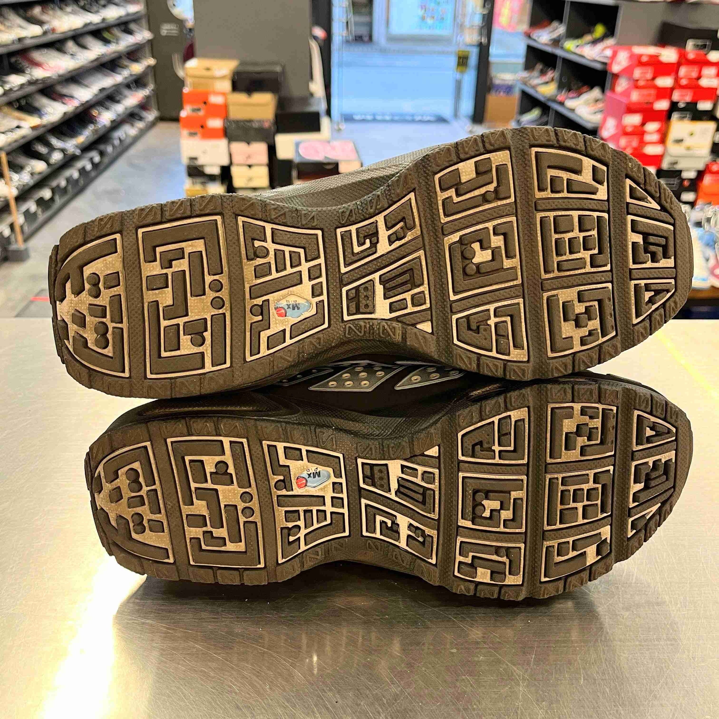 【W US11】 NIKE W AIR MAX SNDR FZ2068-001 【USED】