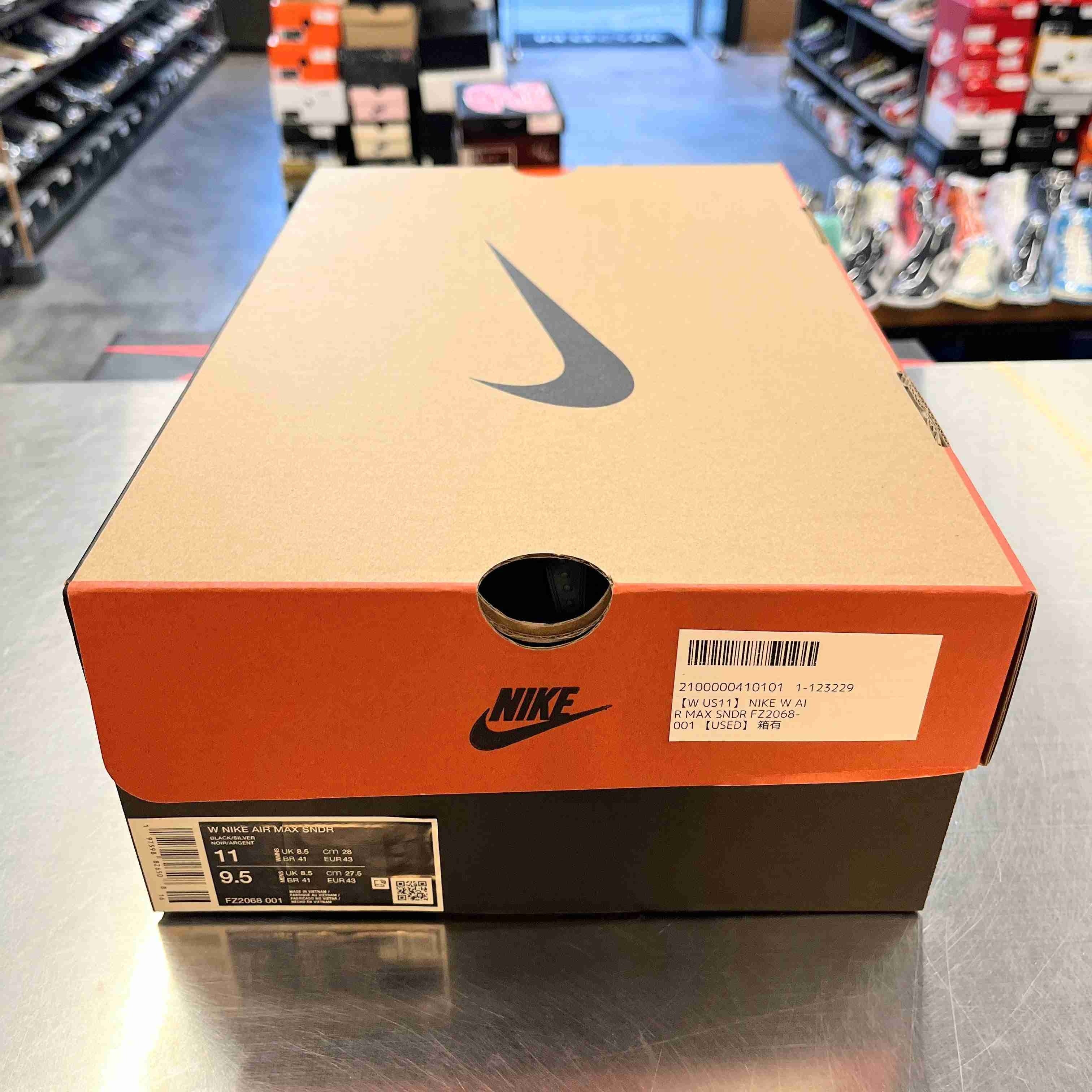 【W US11】 NIKE W AIR MAX SNDR FZ2068-001 【USED】
