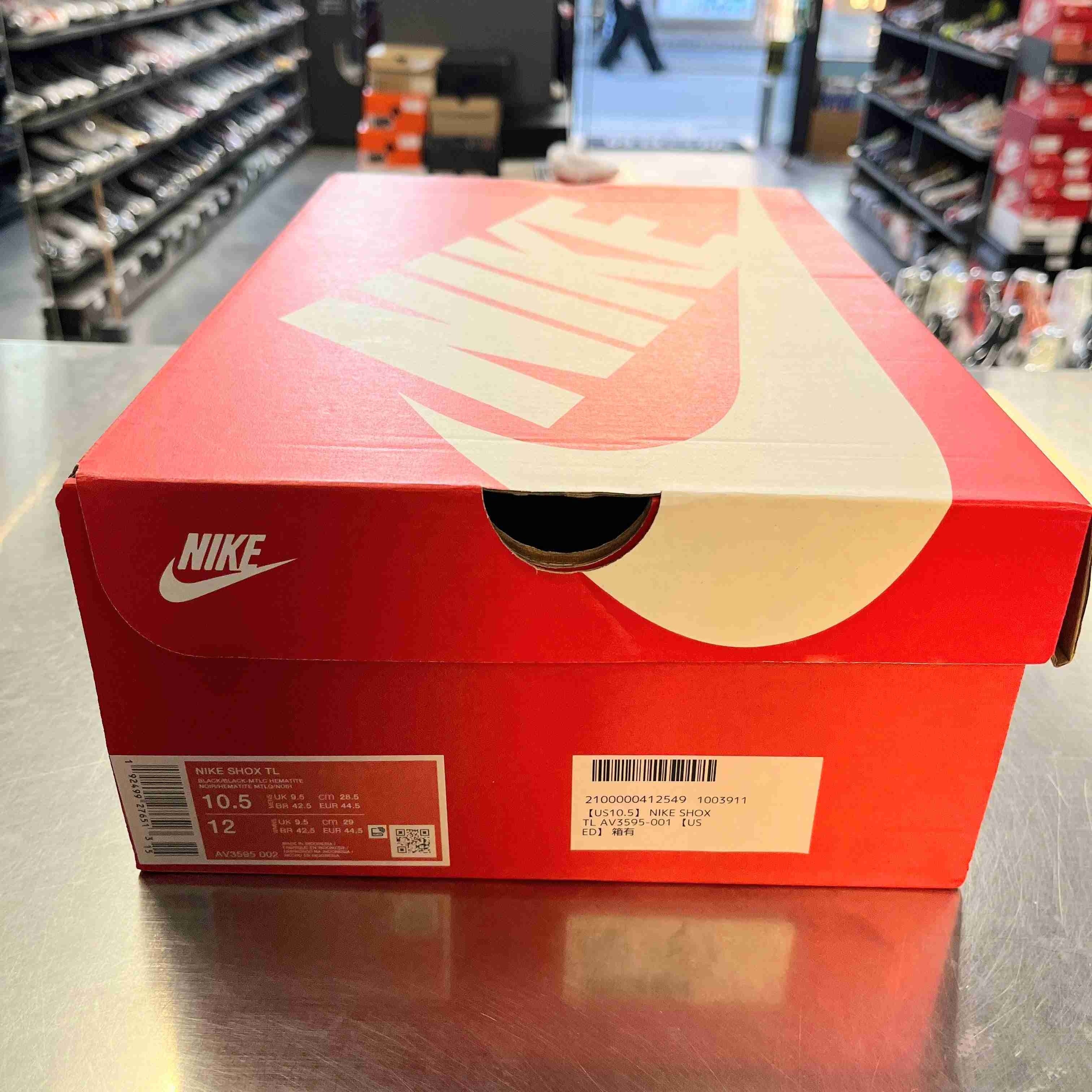 【US10.5】 NIKE SHOX TL AV3595-002 【USED】