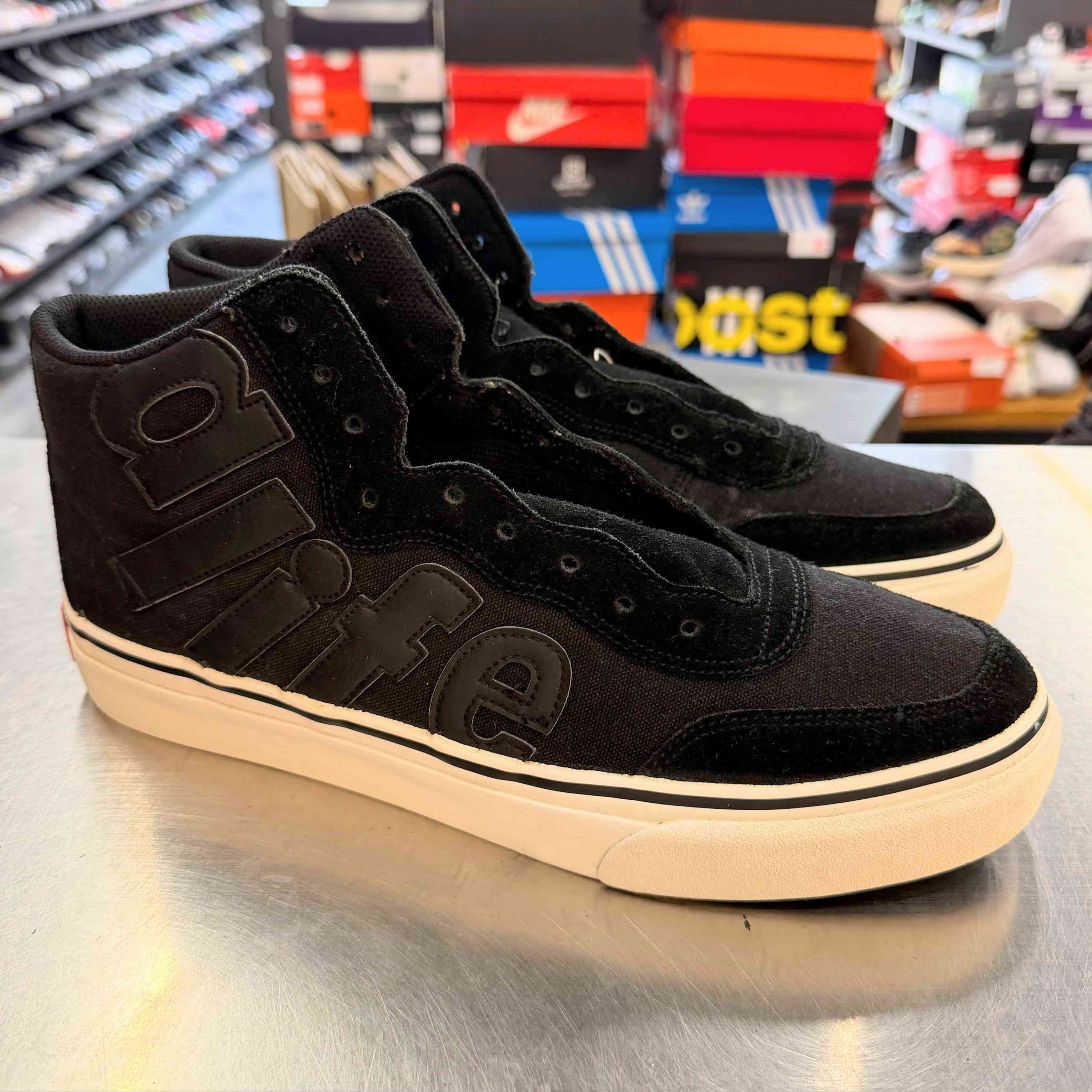 【US10】 ALIFE EVERYBODY MONO SUEDE APPLIQUE F91EVHIMA4 【USED】