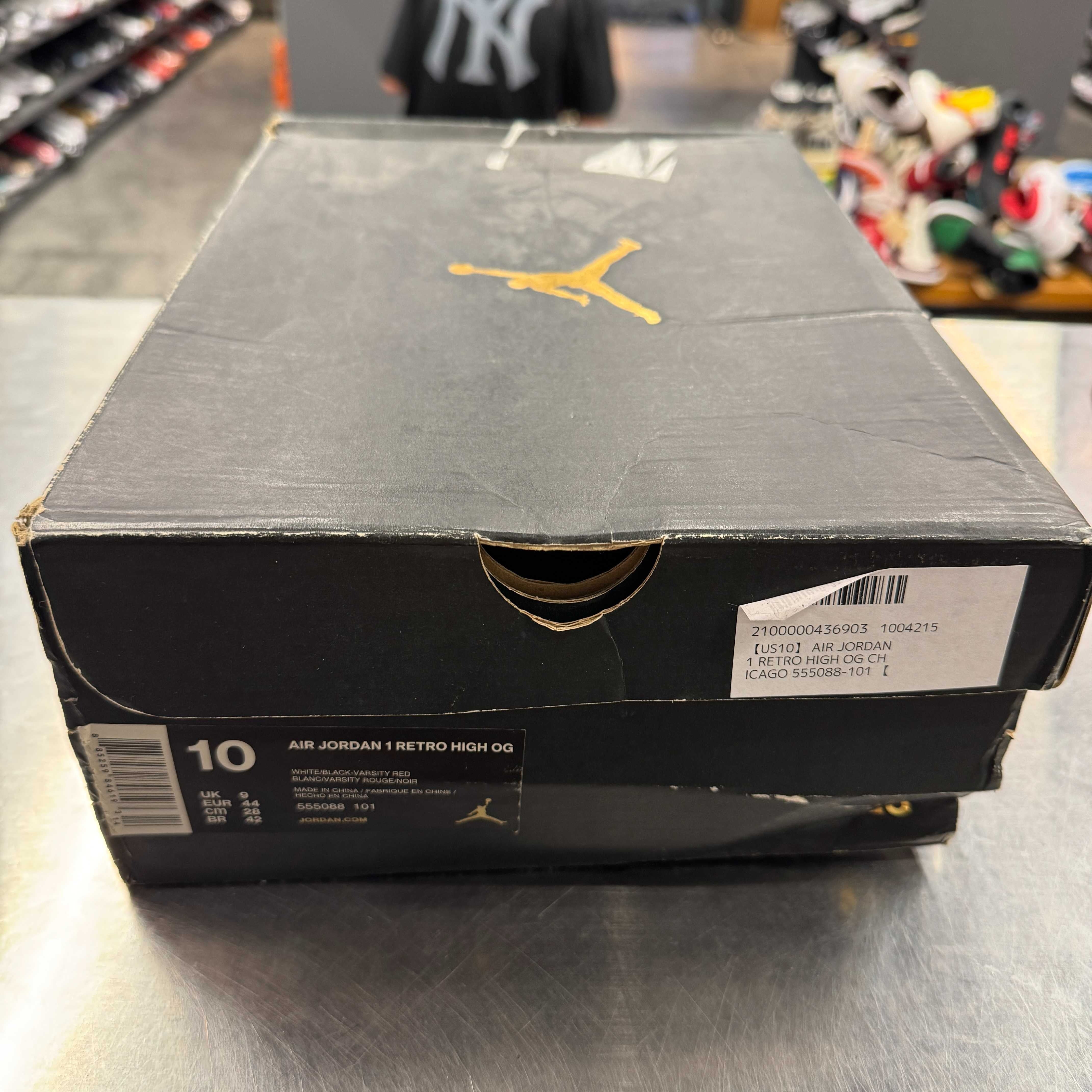 【US10】 AIR JORDAN 1 RETRO HIGH OG CHICAGO 555088-101 【USED】