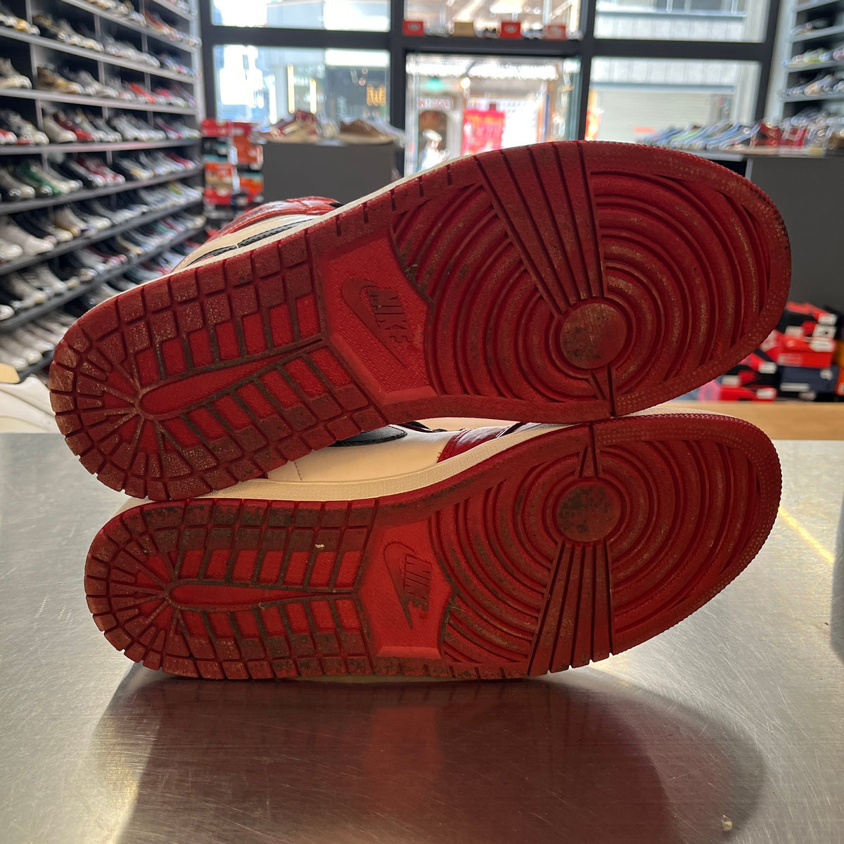 【US10.5】 AIR JORDAN 1 RETRO HIGH OG CHICAGO 555088-101 【USED】