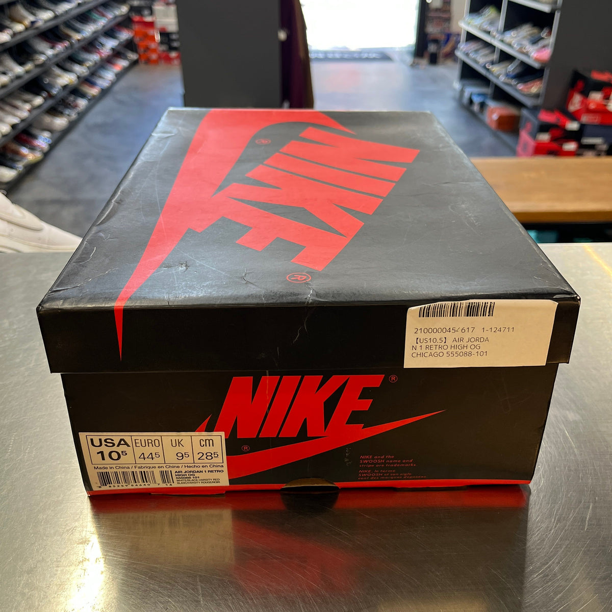 【US10.5】 AIR JORDAN 1 RETRO HIGH OG CHICAGO 555088-101 【USED】