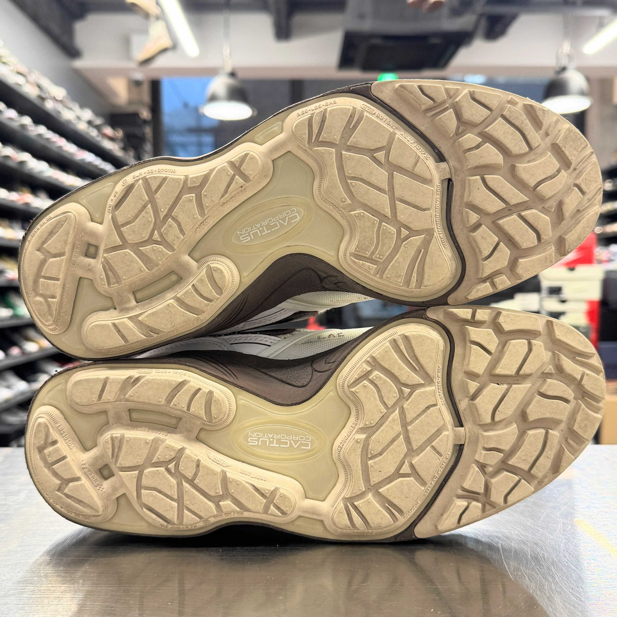 【US8】 NIKE ZOOM FIELD JAXX Travis Scott HQ3073-100 【USED】