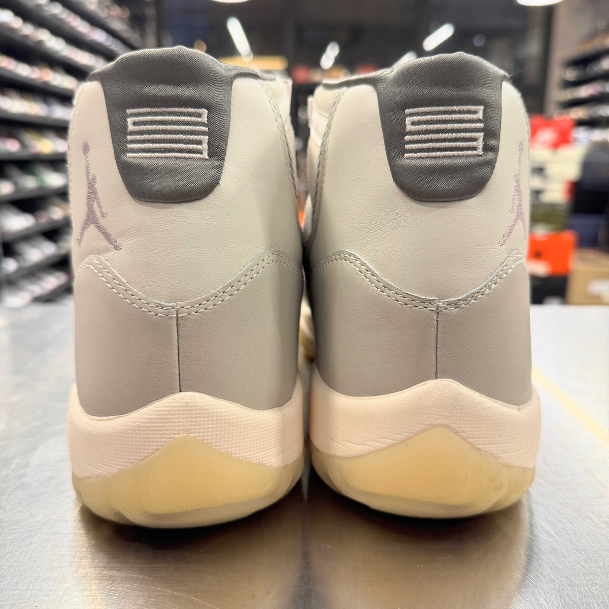 【US11】 AIR JORDAN 11 RETRO IQ3459-072 【USED】