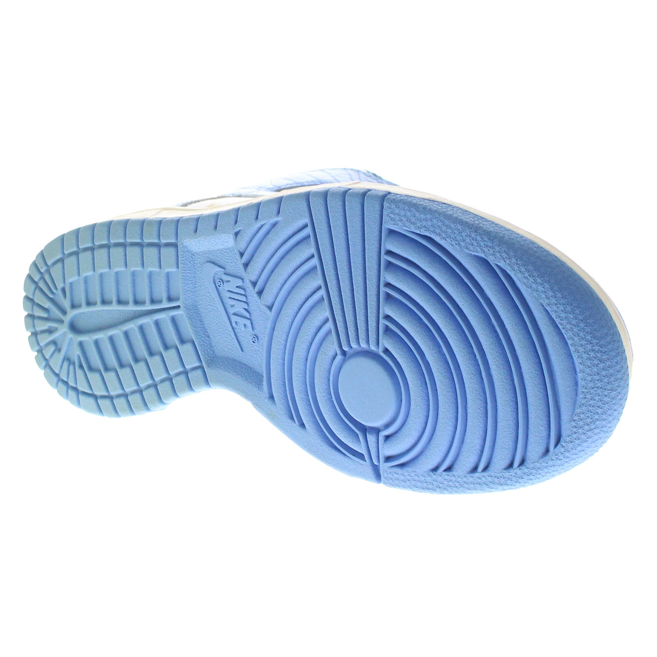 Archives image Nike Dunk High Supreme UNC